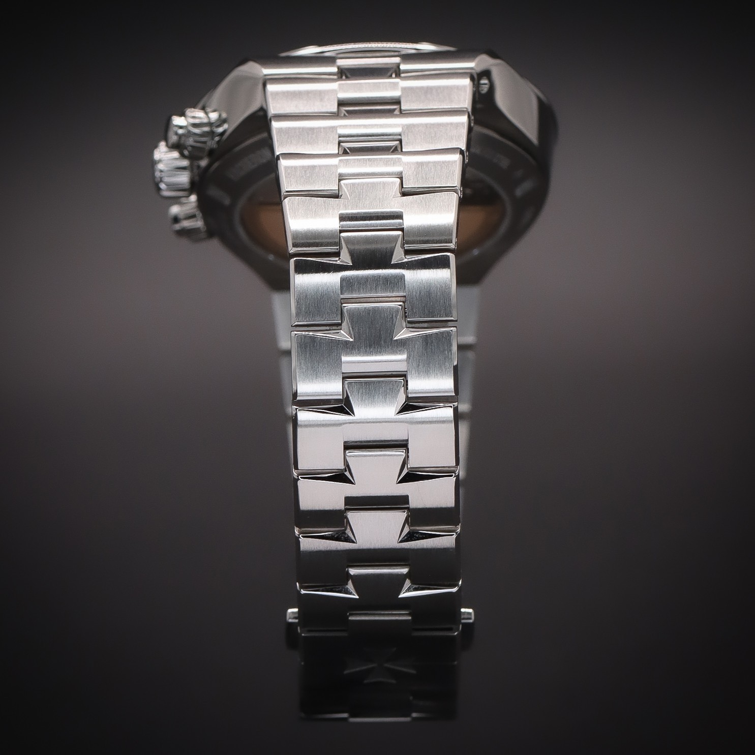 VACHERON CONSTANTIN Overseas Chrono “Reverse Panda” | Ref. 5520V/210A-B481 FS
