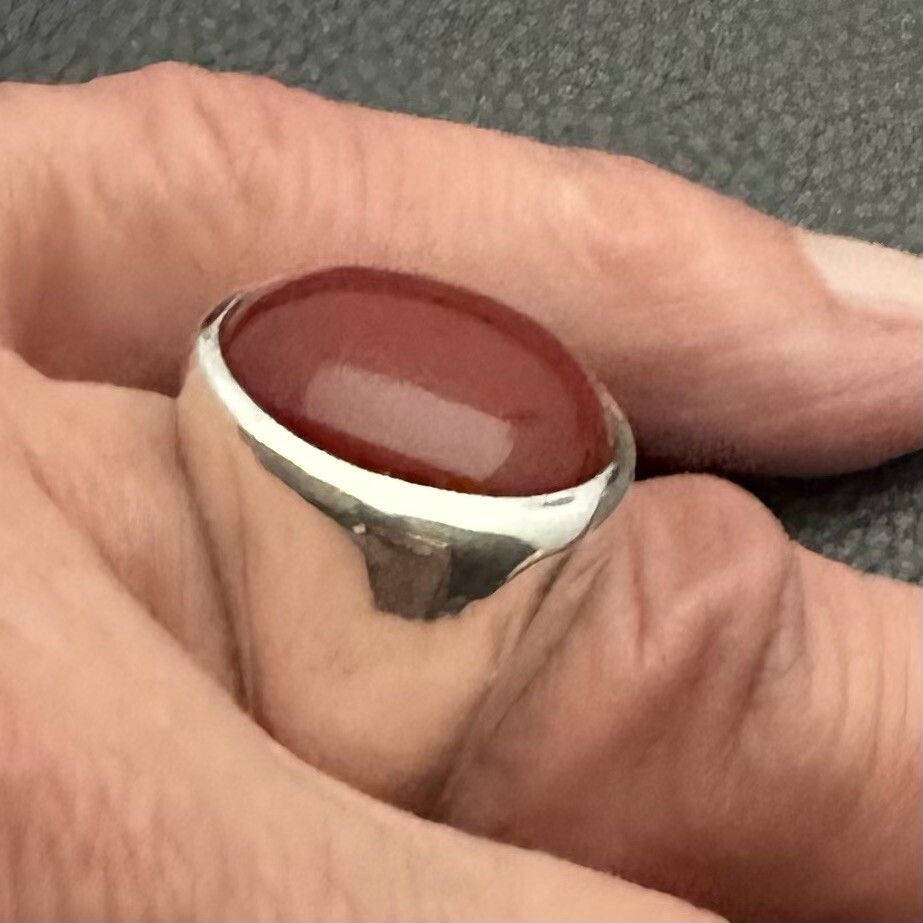 MJG STERLING SILVER MEN’S RING. 20mm CARNELIAN. SZ 10. 28 Grams.