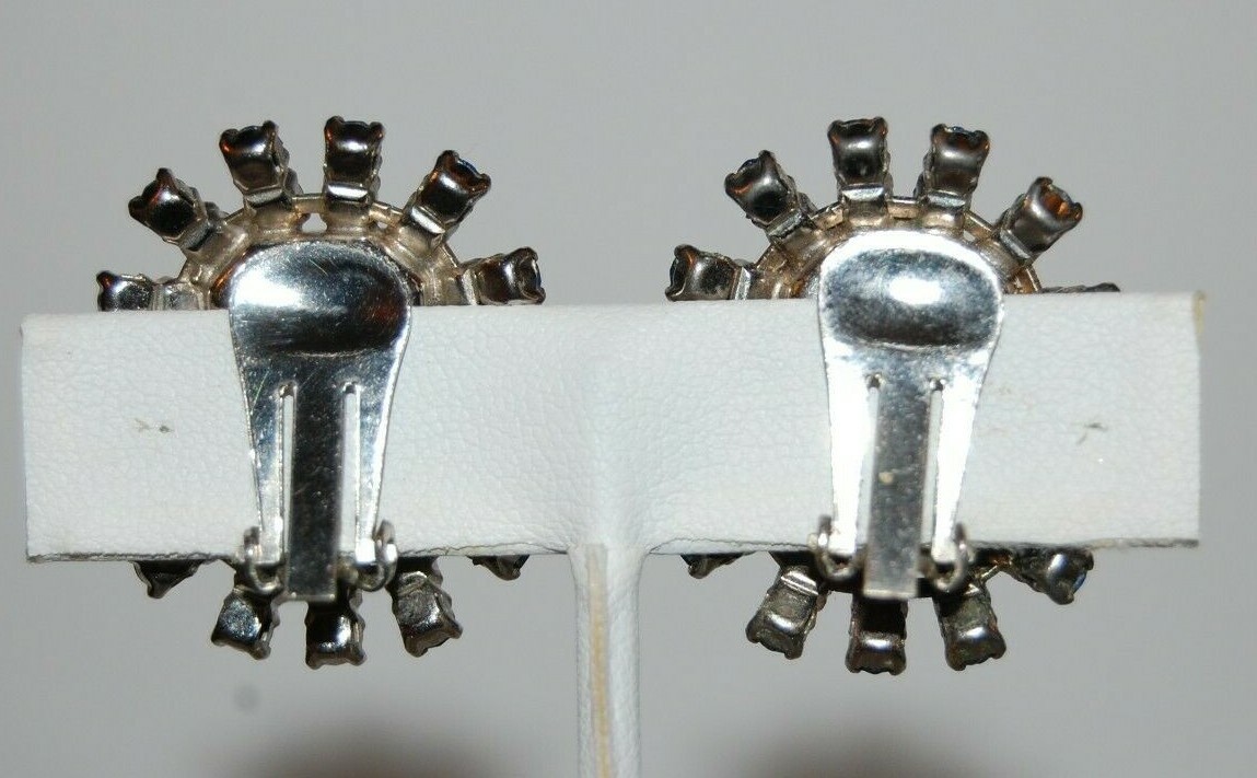 ELEGANT VTG COUTURE LARGE BLUE CRYSTALS SILVERED METAL STATEMENT CLIP EARRINGS