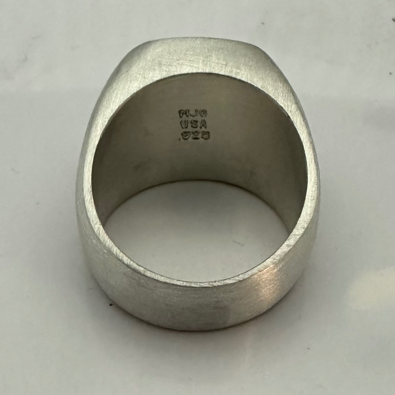 MJG STERLING SILVER SIGNET RING PLAIN TOP. 27 GR.. SZ 10 1/4