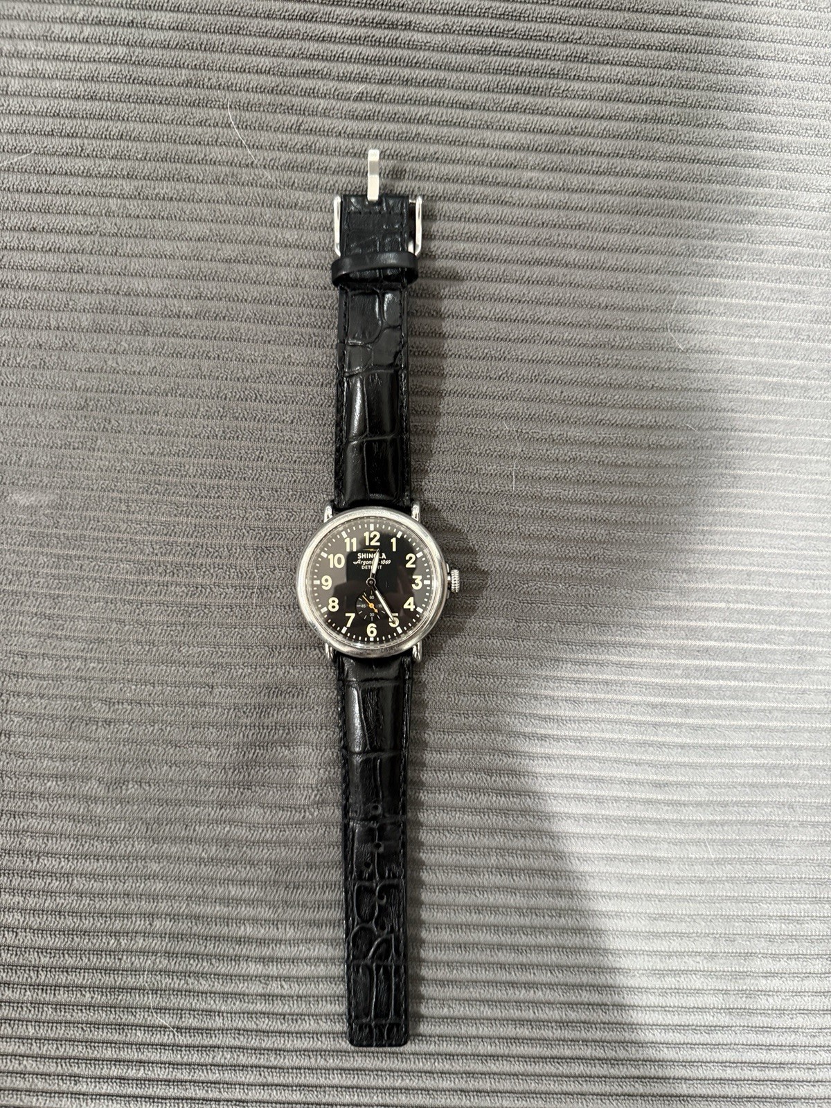 Authentic Shinola The Runwell Argonite-1069 Quartz Black Dial, Leather Strap