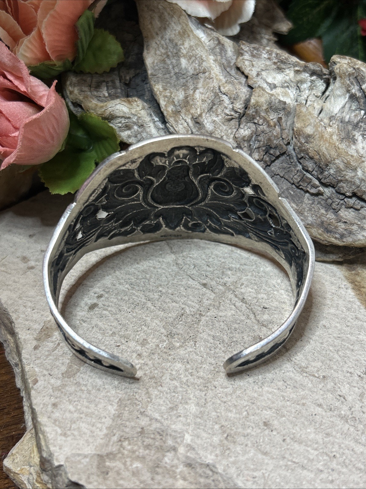 31. Ethnic SN 800 Silver Lotus Flower Motif Repousse Cuff bracelet 36.3g, 7 1/2″