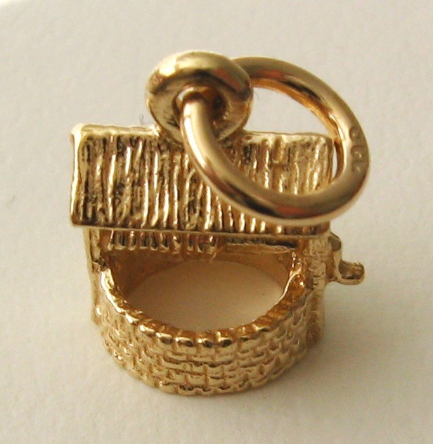 Solid 9K 9ct Yellow Gold 3D WISHING WELL Charm Pendant