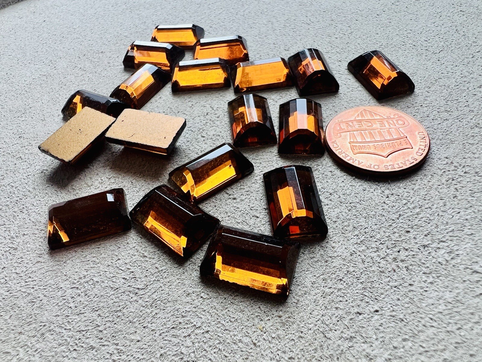 18 VINTAGE AMBER ORANGE FACETED RECTANGULAR CZECH GLASS 14mm X 9mm CABOCHON LOT