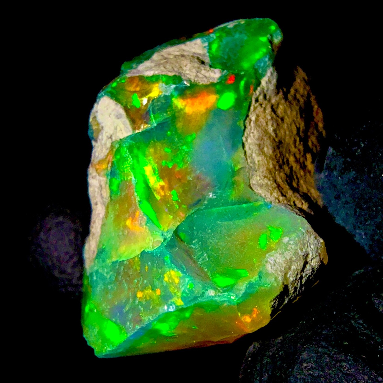 Ethiopian Natural Opal rough, Fire opal gemstone, Black Dry opal 18.7Ct 21×16 mm