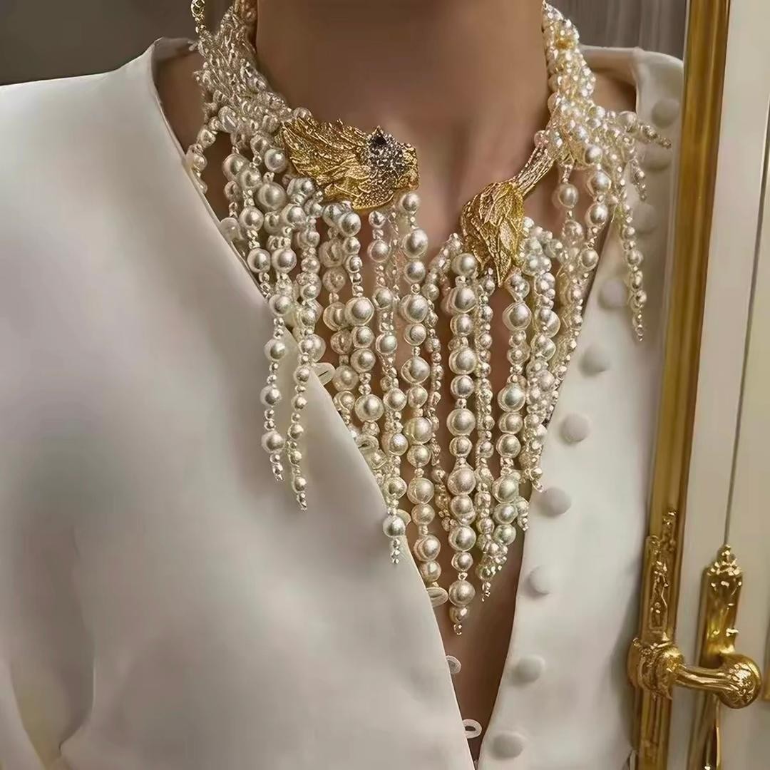 lion head pearl fringed necklace