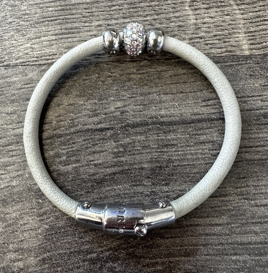 Henri Bendel leather Bracelet