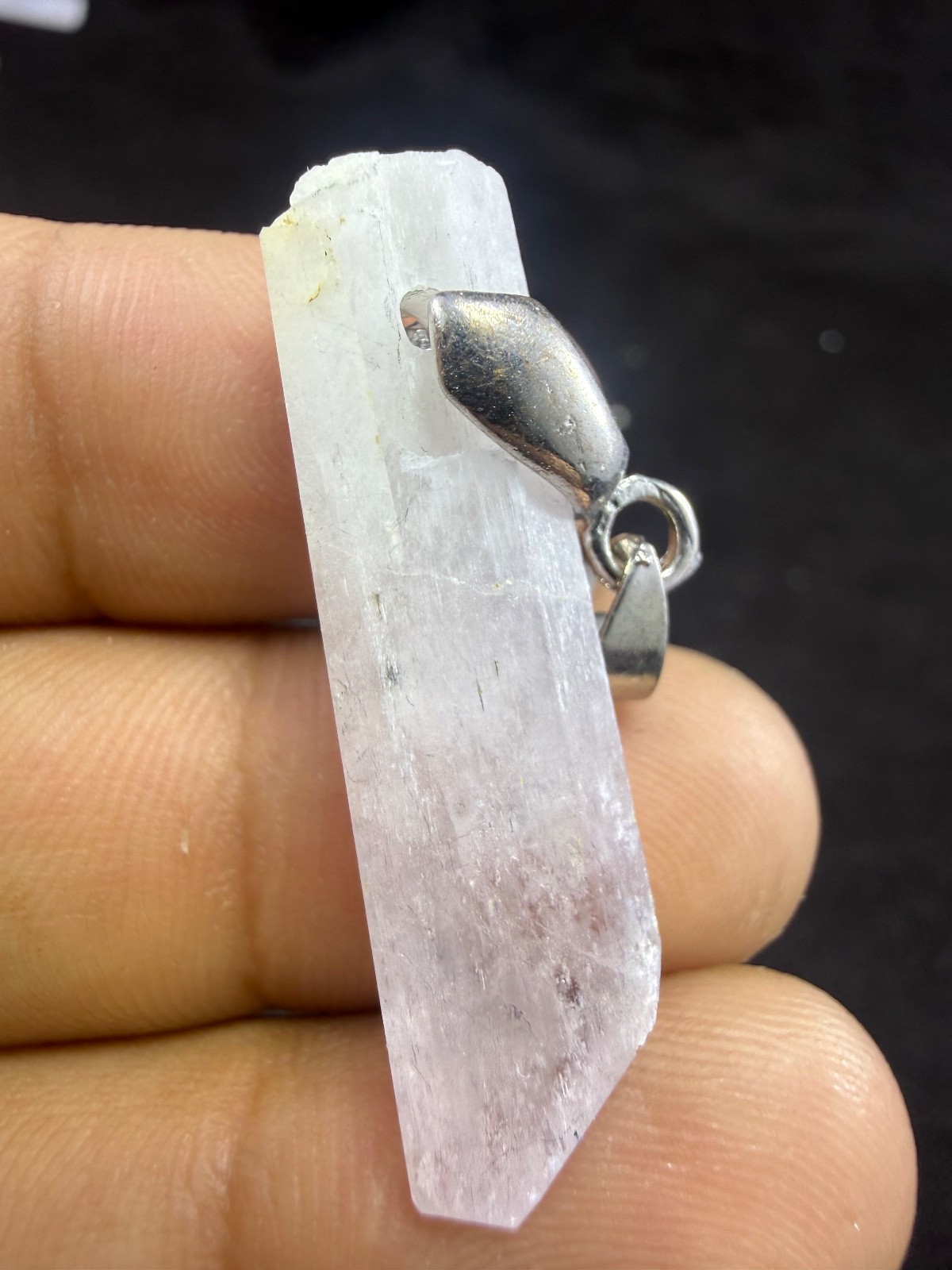 24pcs Natural Kunzite Crystal Point Pendants Bulk Lot Raw Spodumene Stick 114g