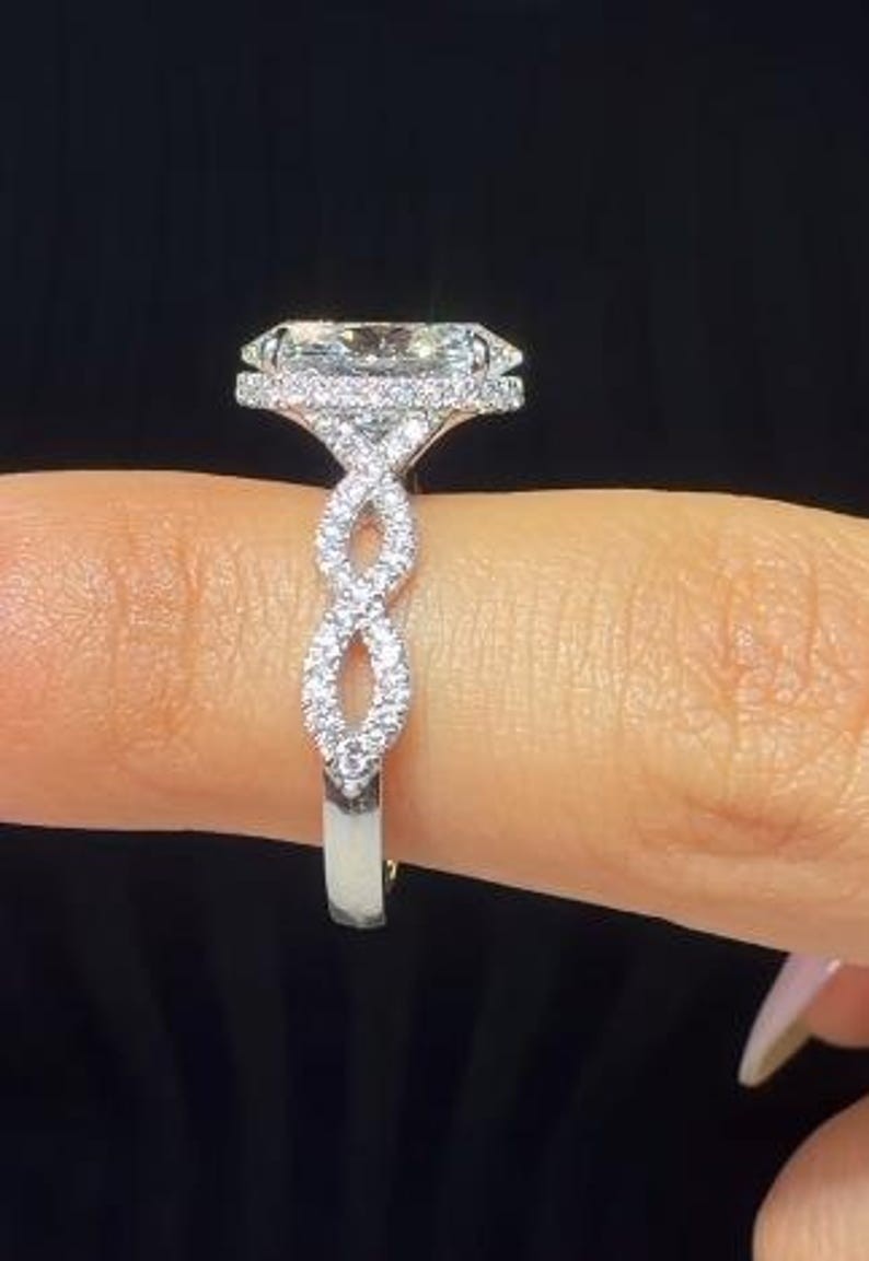 2.0 CT Oval Cut Moissanite Solitaire 14K Gold Vintage Style Engagement Ring