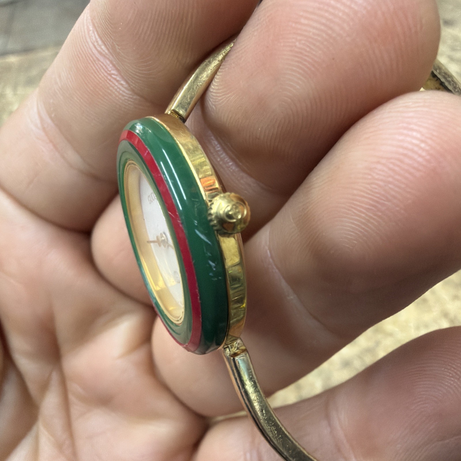 Vintage Gucci 1100-L Women’s Bangle Watch w/Original Box & 12 Bezels *RARE*