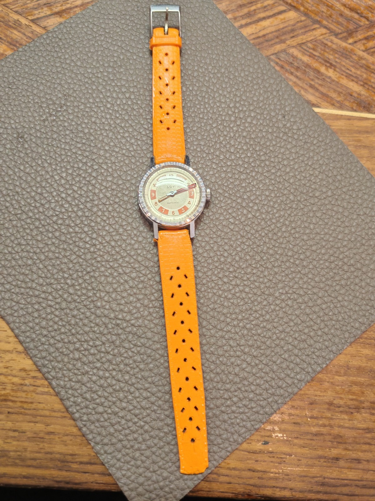 Rare Vintage LOV Watch Mechanical Movement Diameter 30mm