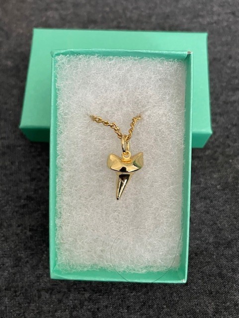 14K GOLD PLATED SHARKTOOTH DESIGN PENDANT