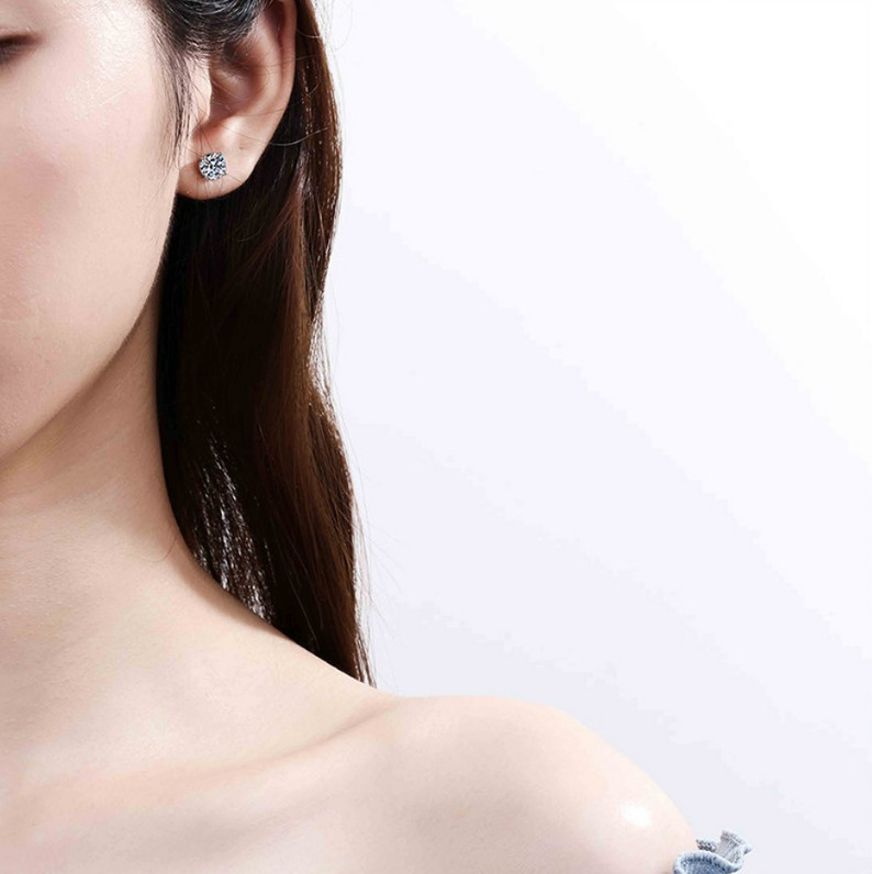 Real 0.1-2 Carat D Color Moissanite Stud Earrings 925 Sterling Silver For Women