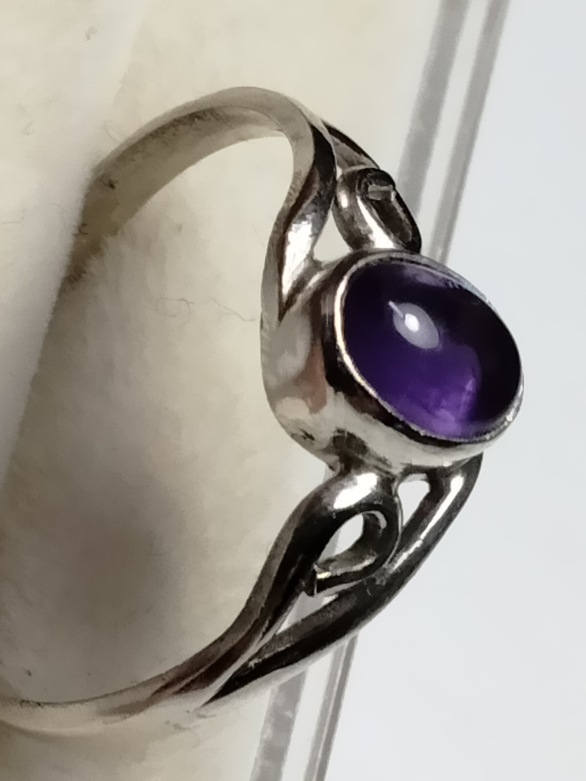 CUTE NATURAL AMETHYST CAB IN TRENDY STERLING SILVER.925 RING SIZE 9.0!
