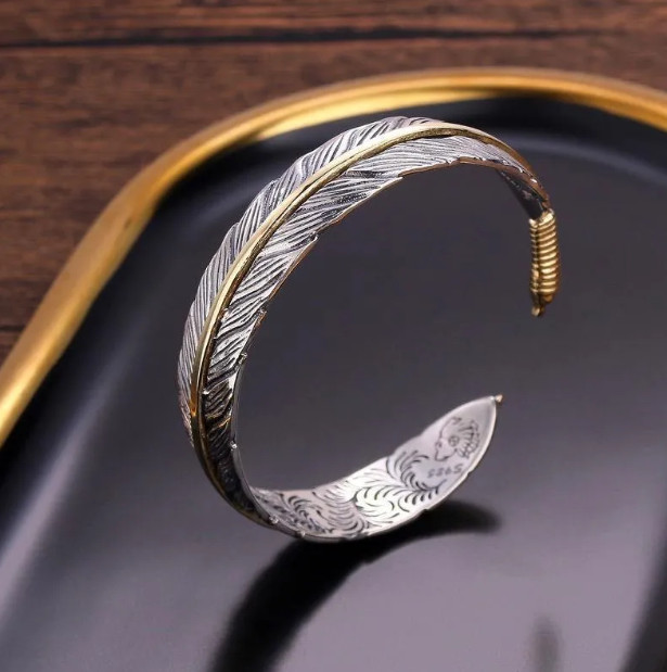 Vintage Feather Open Cuff Bracelet Retro Carved Boho Bangle Feather Jewelry Gift