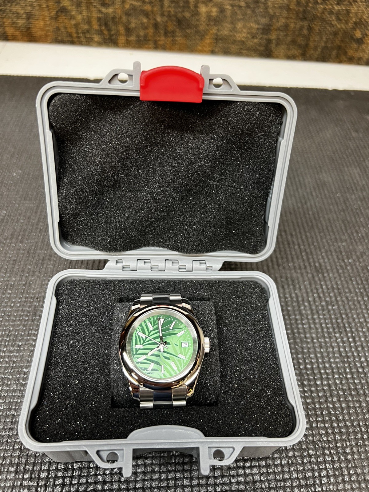 Custom Made 39mm Watch with Green Palm Dial, NH35A TMI Movement