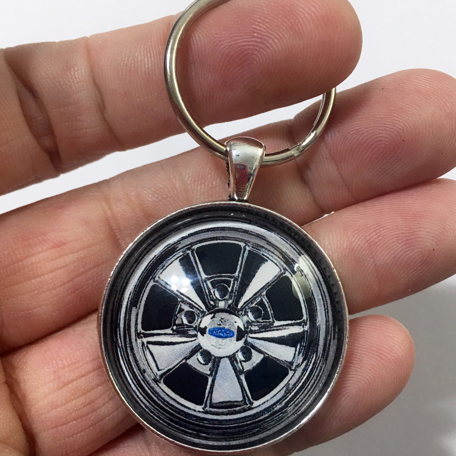 Vintage Cragar Mag Wheel Keychain Reproduction Hot Rod Racing Muscle Car Rims
