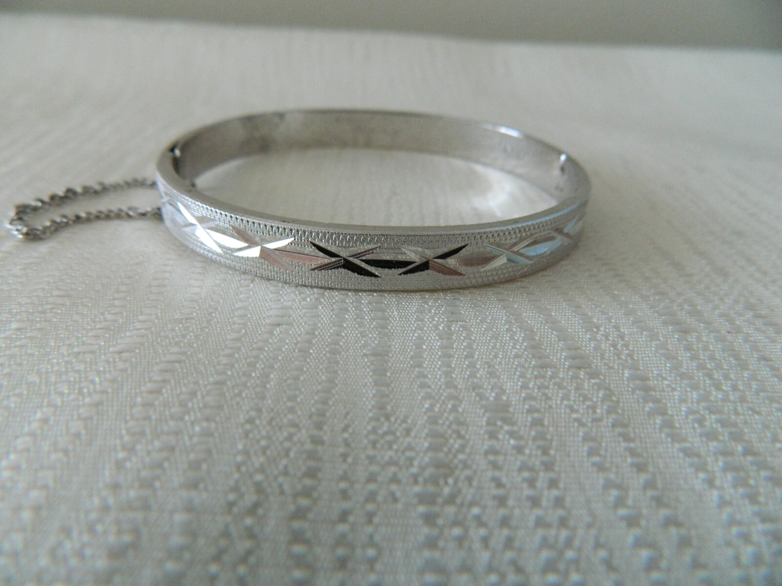 Vintage BRACELET Bangle ETCHED Silver Color With Safety Chain Jewelry