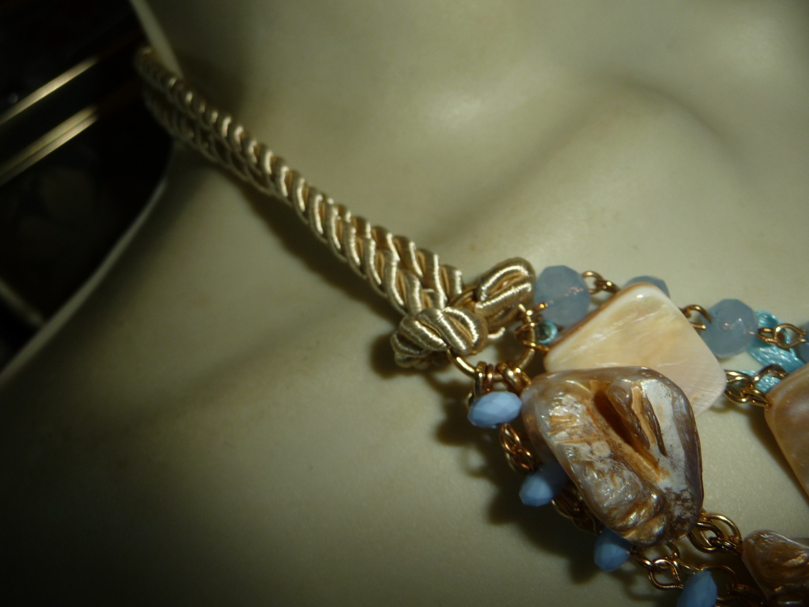 7 CHARMING SISTERS LAYERED MOP & BLUE BEADS IN WHITE CORD BIB NECKLACE #8/30