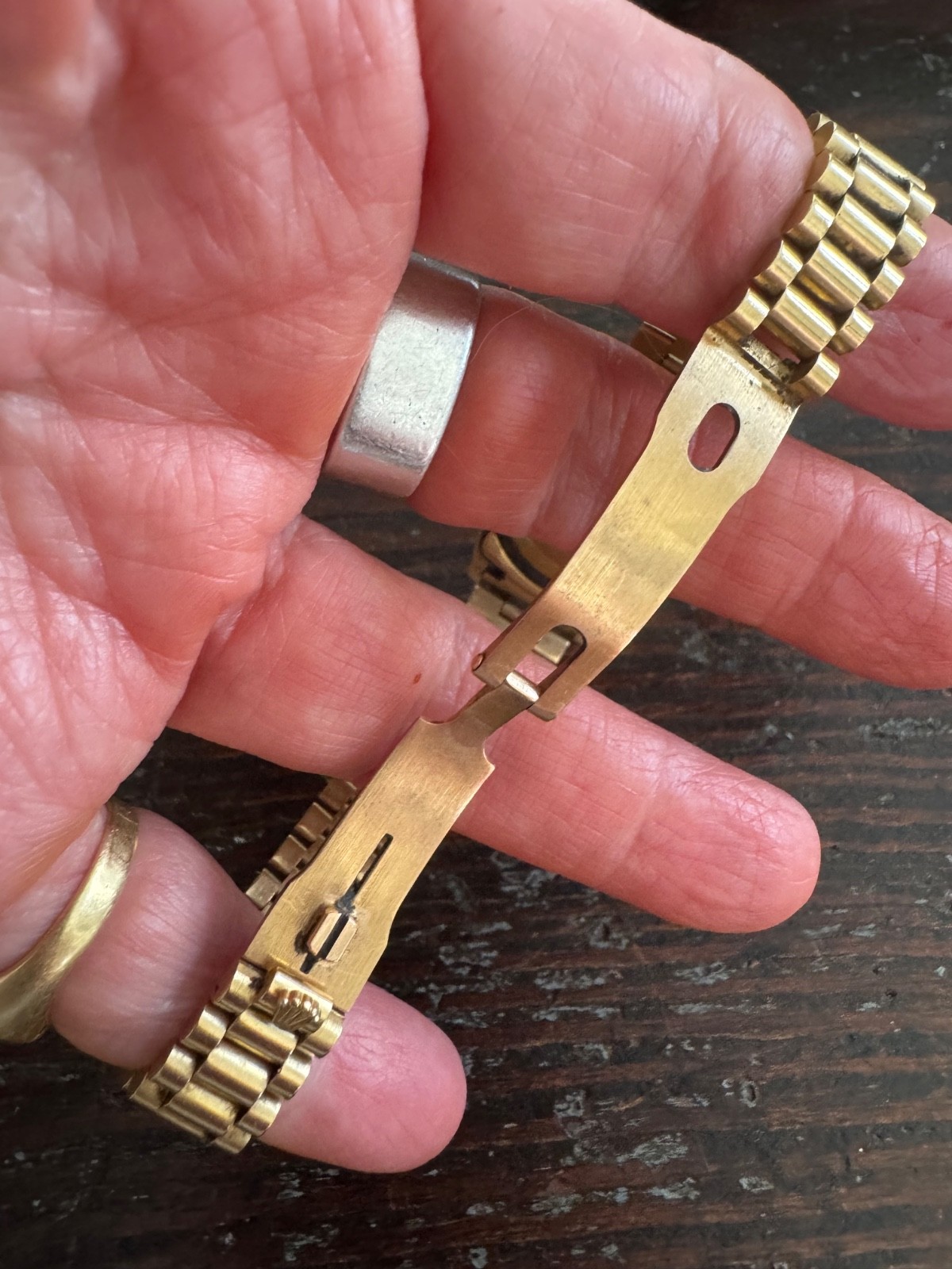 STEAL! Auth RARE early 1970’s vintage ROLEX womans watch 18k Gold- Gorgeous!