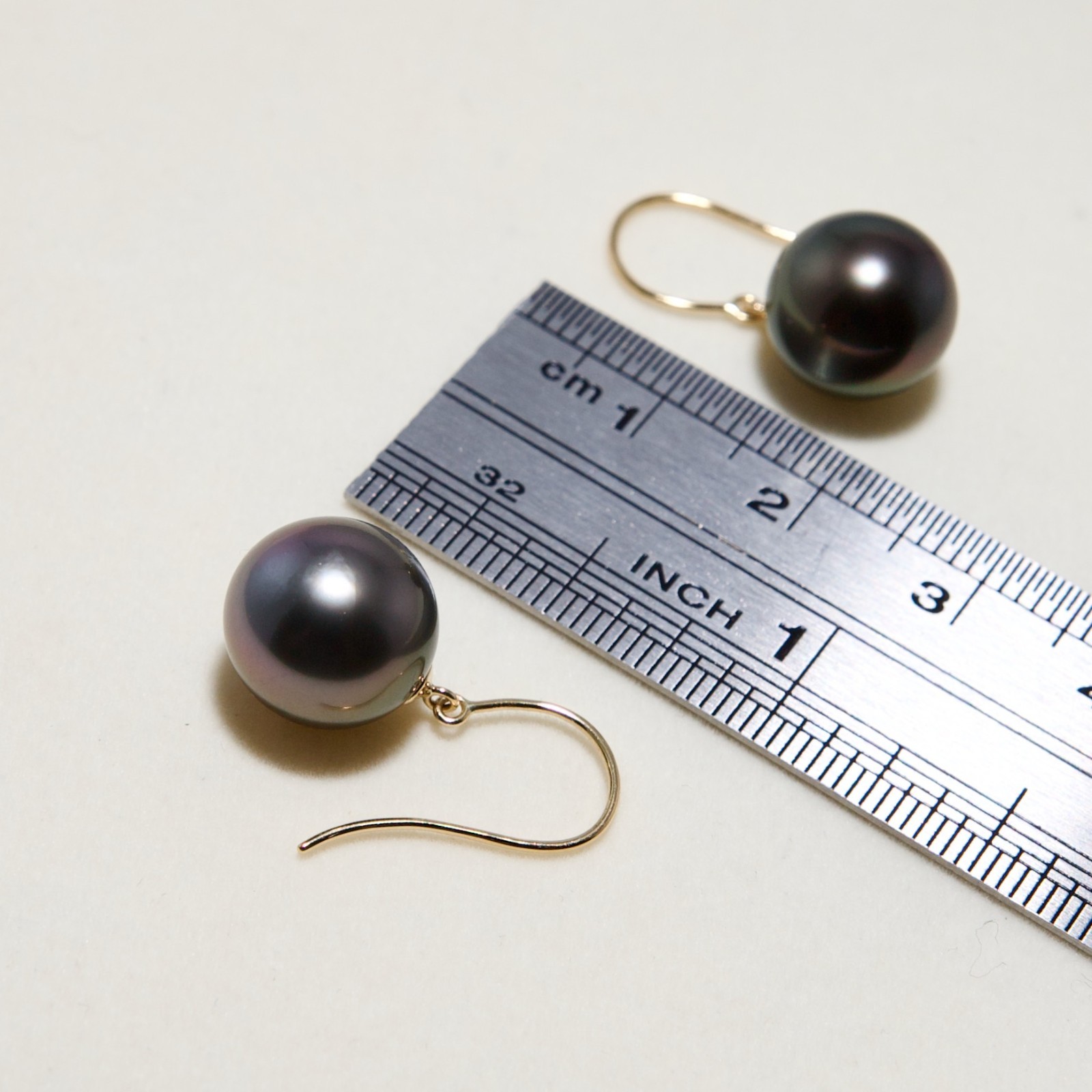 High Luster 10.6mm Green Tahitian Pearl Earrings 18K Solid Yellow Gold Hook