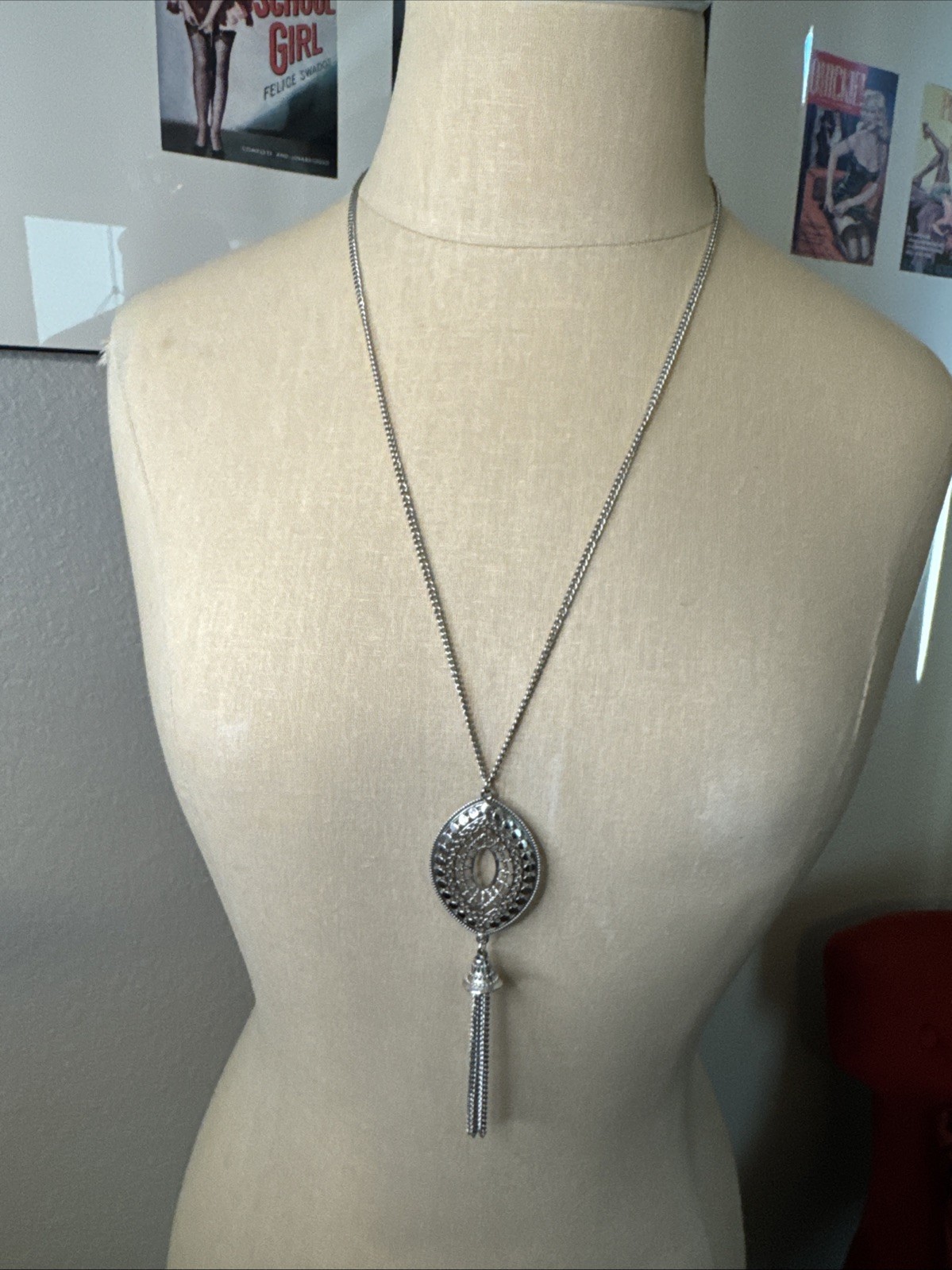 Women’s Pendant Necklace Silver-look Chain Tassel Lobster Clasp Approx 24”