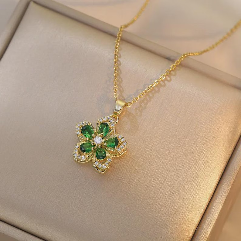 14K Yellow Gold Plated Women Rotating Flower Pendant 4 Ct Pear Simulated Diamond