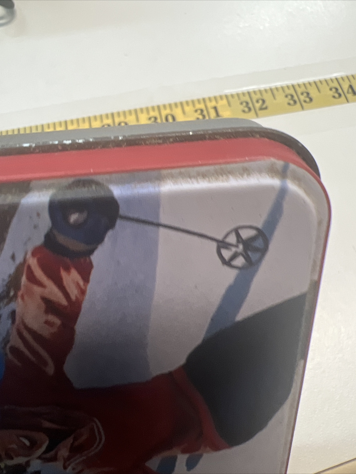 2002 Fossil Watch Tin Box Two Skiers Vermont Ski Scene 4.5 x 3.5 x 1 in