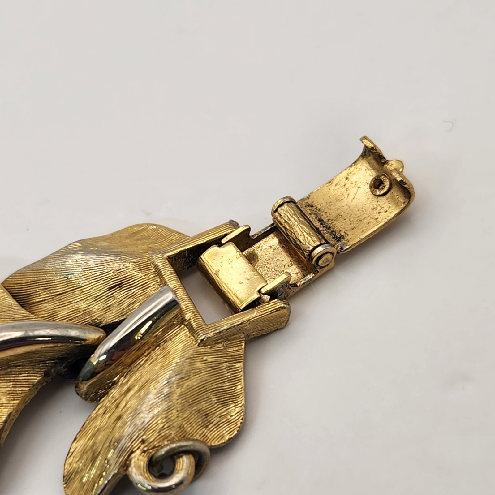Vintage Monet Gold Tone Leaf Link Bracelet With Safety Chain Chunky Textured