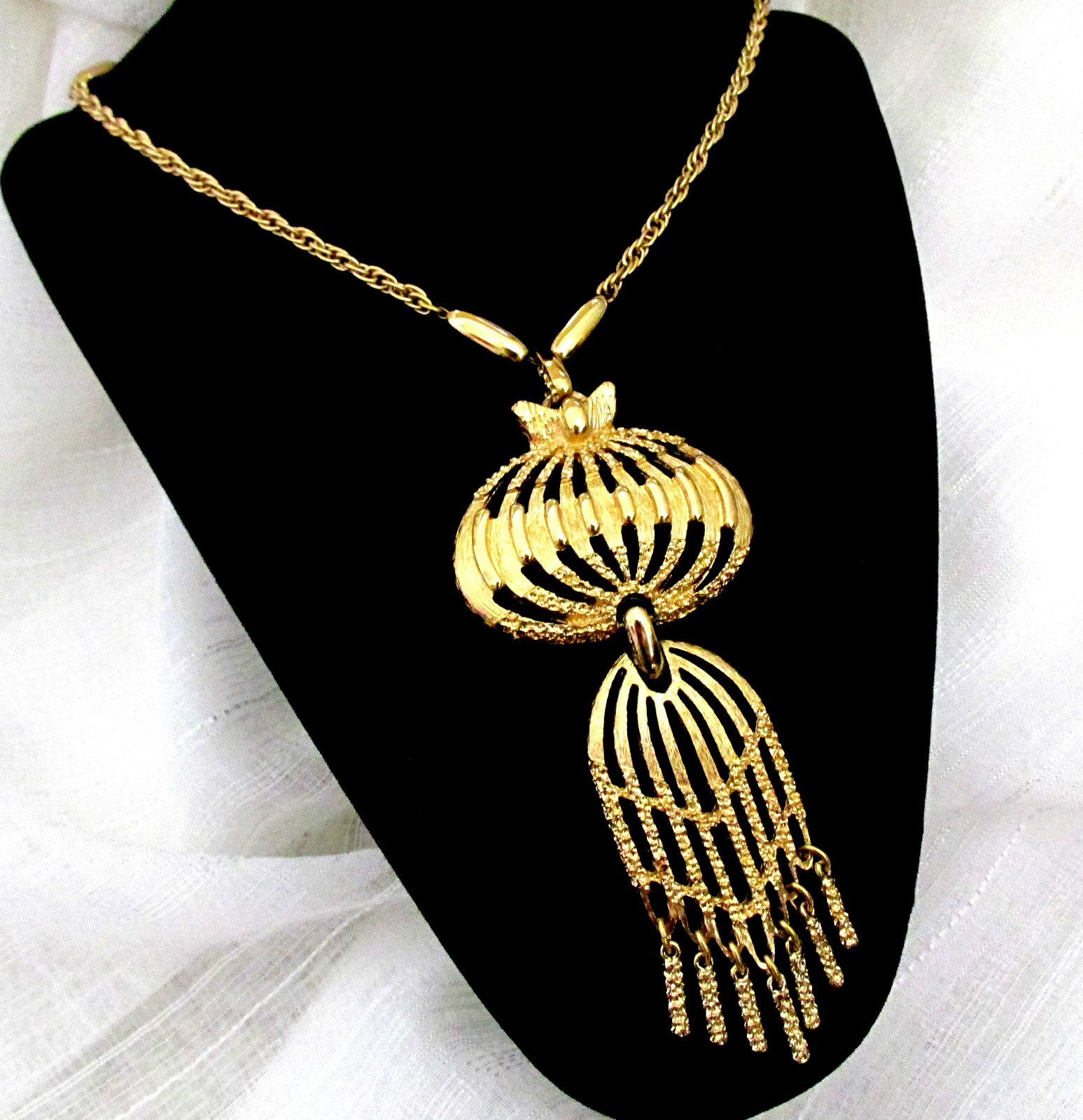 VTG RUNWAY MONET 1970 BOOK PIECE “FLORENCIA” GP ORNATE FRINGE PENDANT NECKLACE