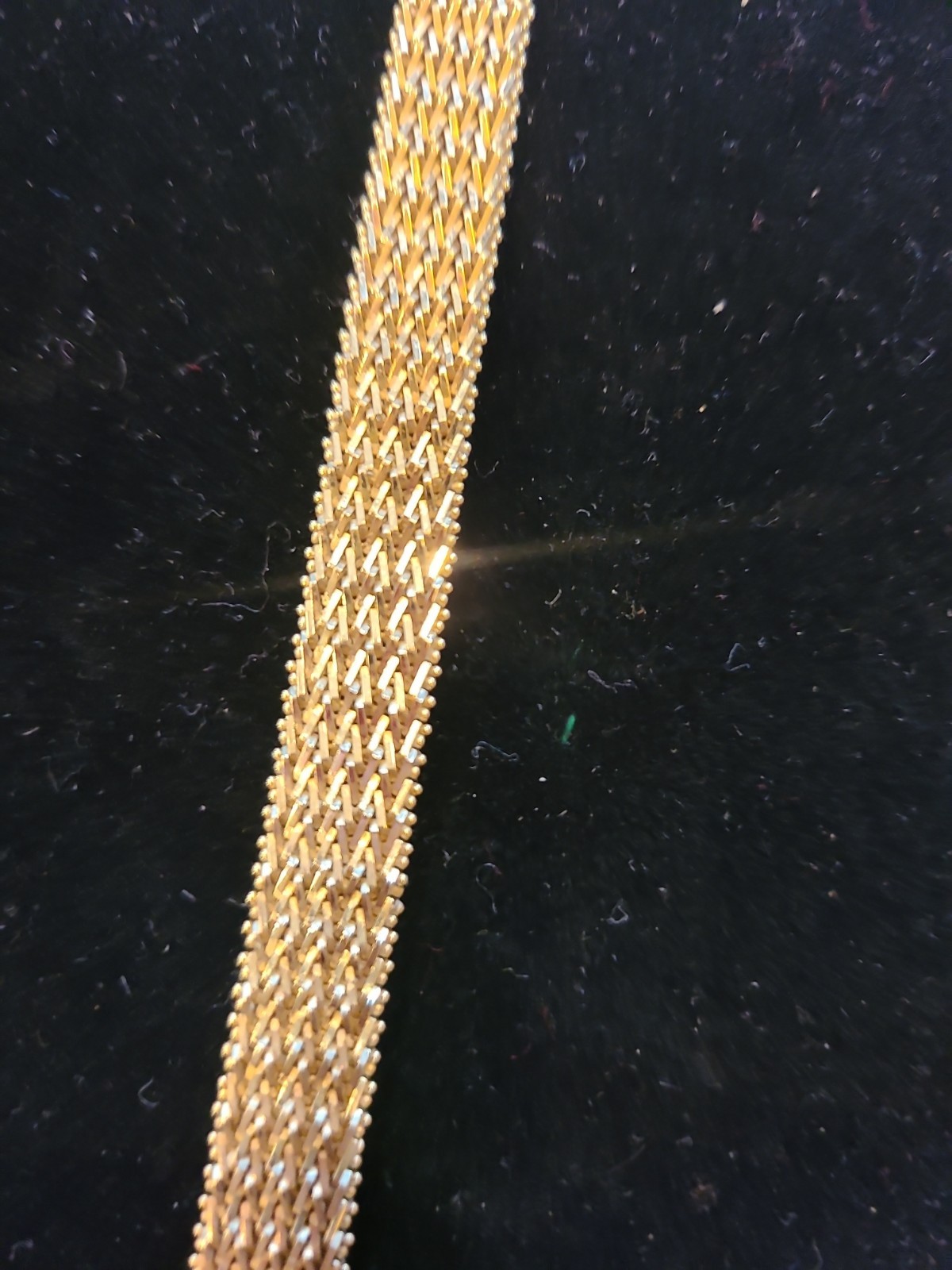 Bracelet IG 14 kt wheat woven. 25.64 g 8 in. Papers & box. Mexico