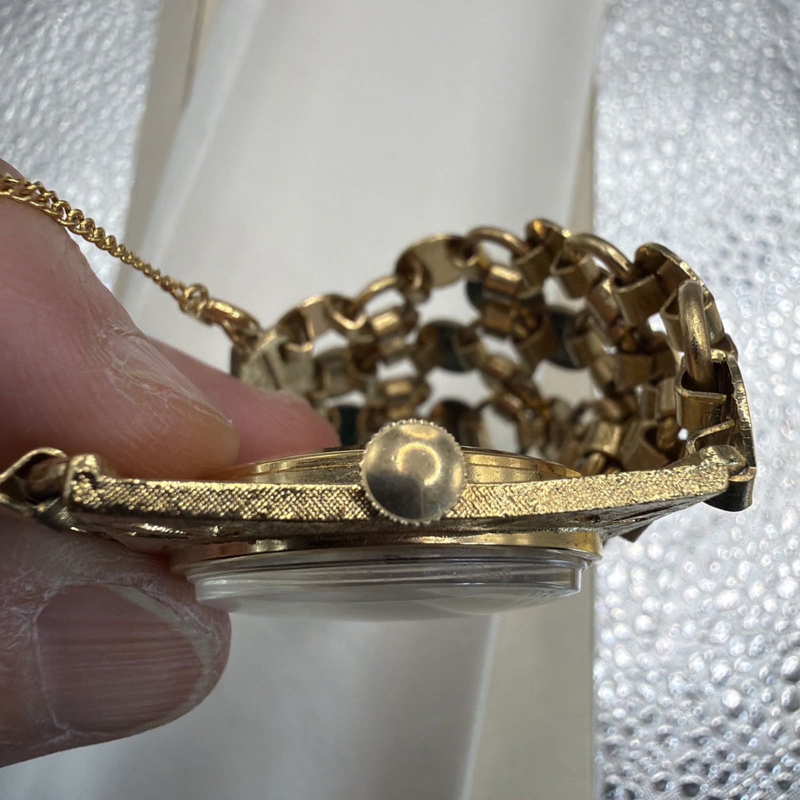 Vintage Women’s VENDOME Gold Tone 17 Jewel Mechanical Bracelet Watch, With Box