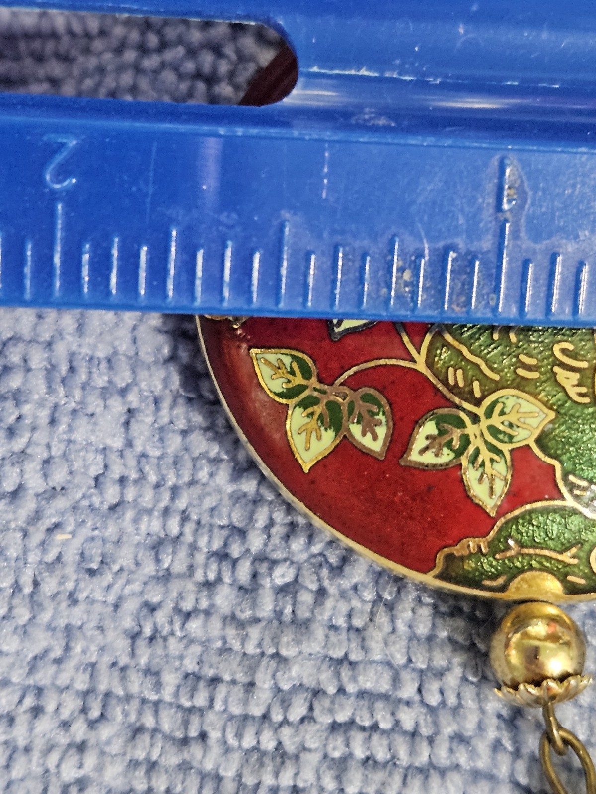 VINTAGE CLOISONNE COLORFUL PUFFY 2-SIDED PEACOCK FLORAL ROUND PENDANT W/24″ CORD