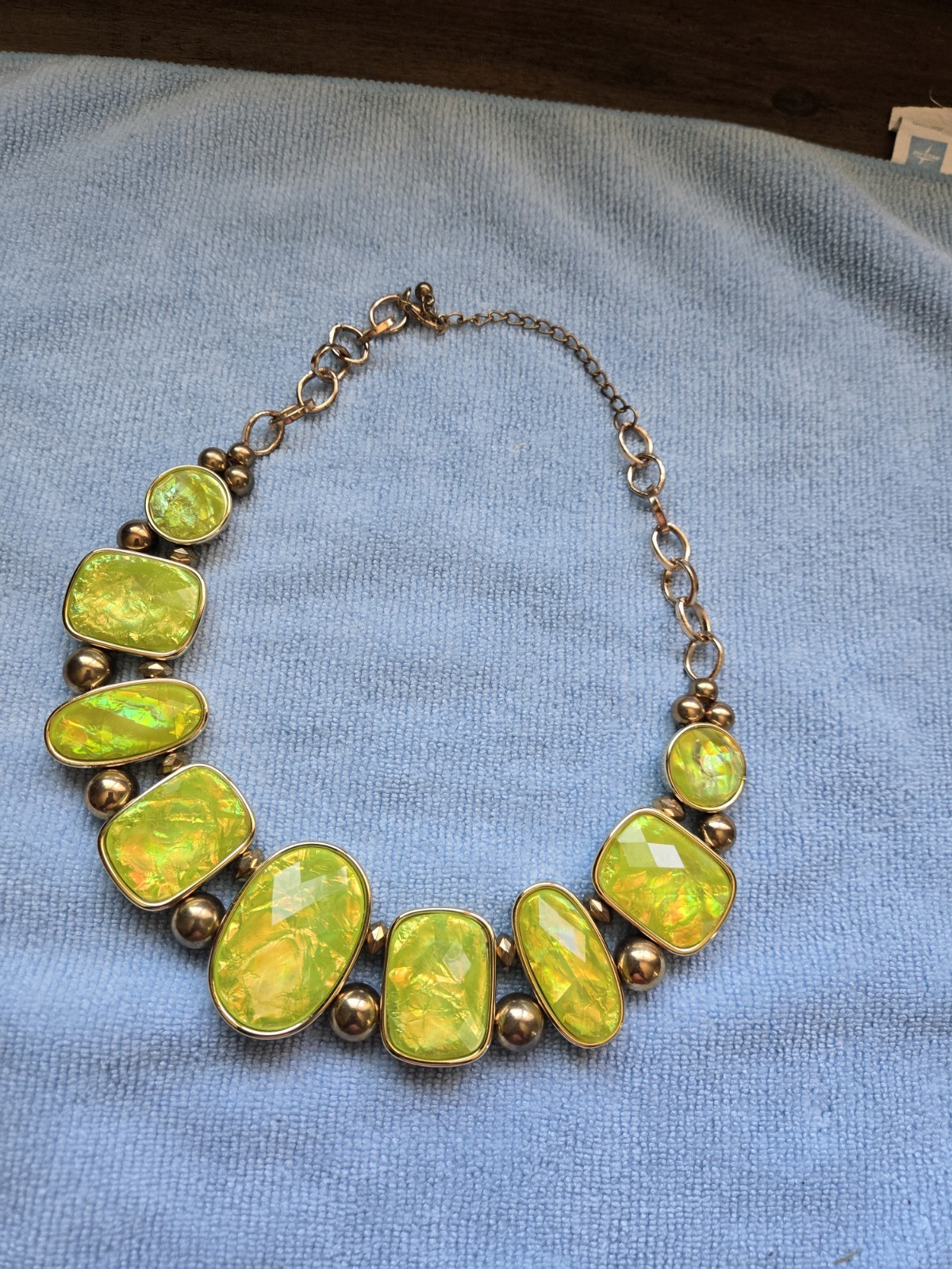 Gold-colored costume jewelry lot, 1,392.1 grams