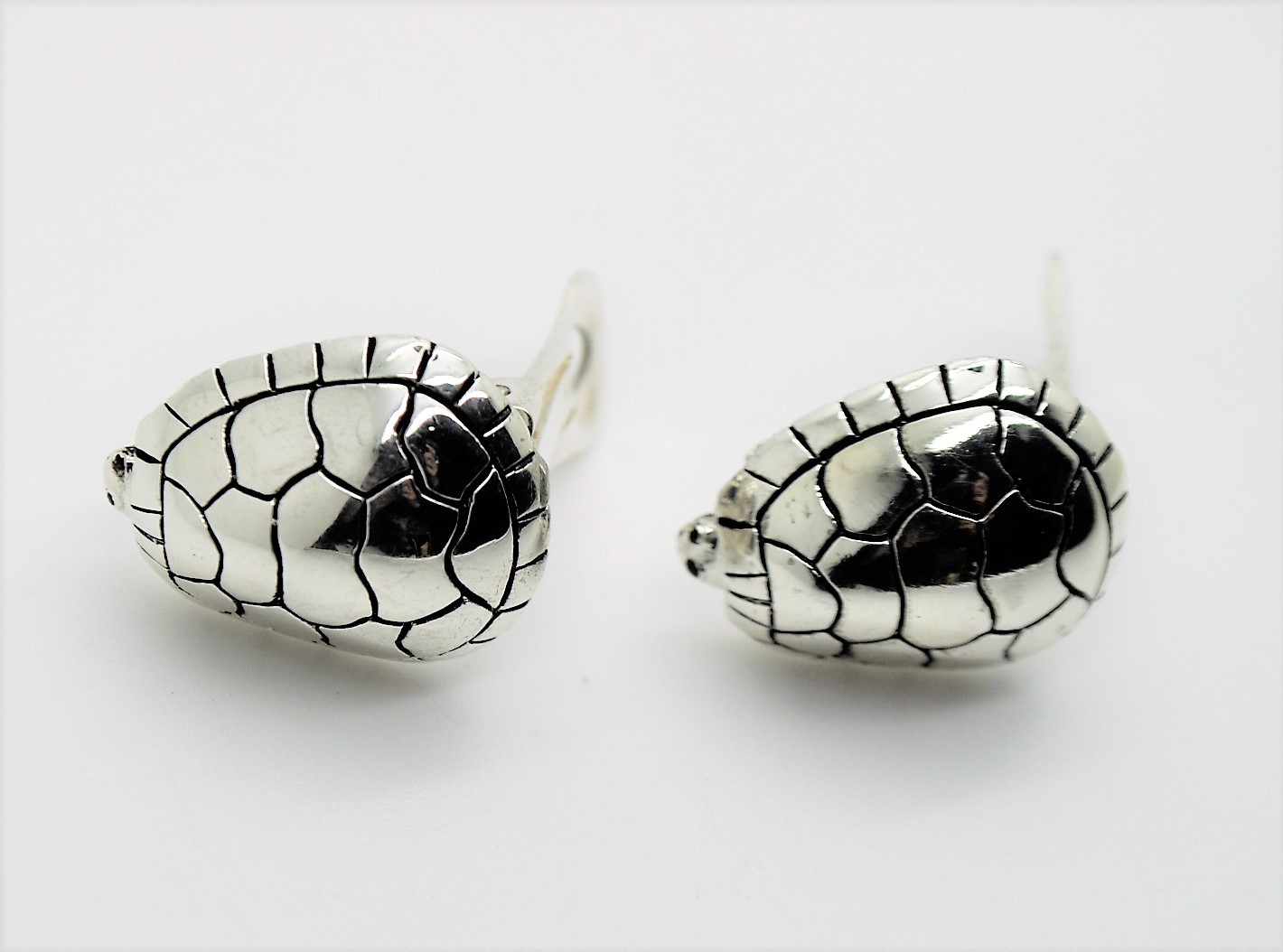 E39 Unique & Modern Design style Clip Rhodium Plated turtle Fashion Earrings