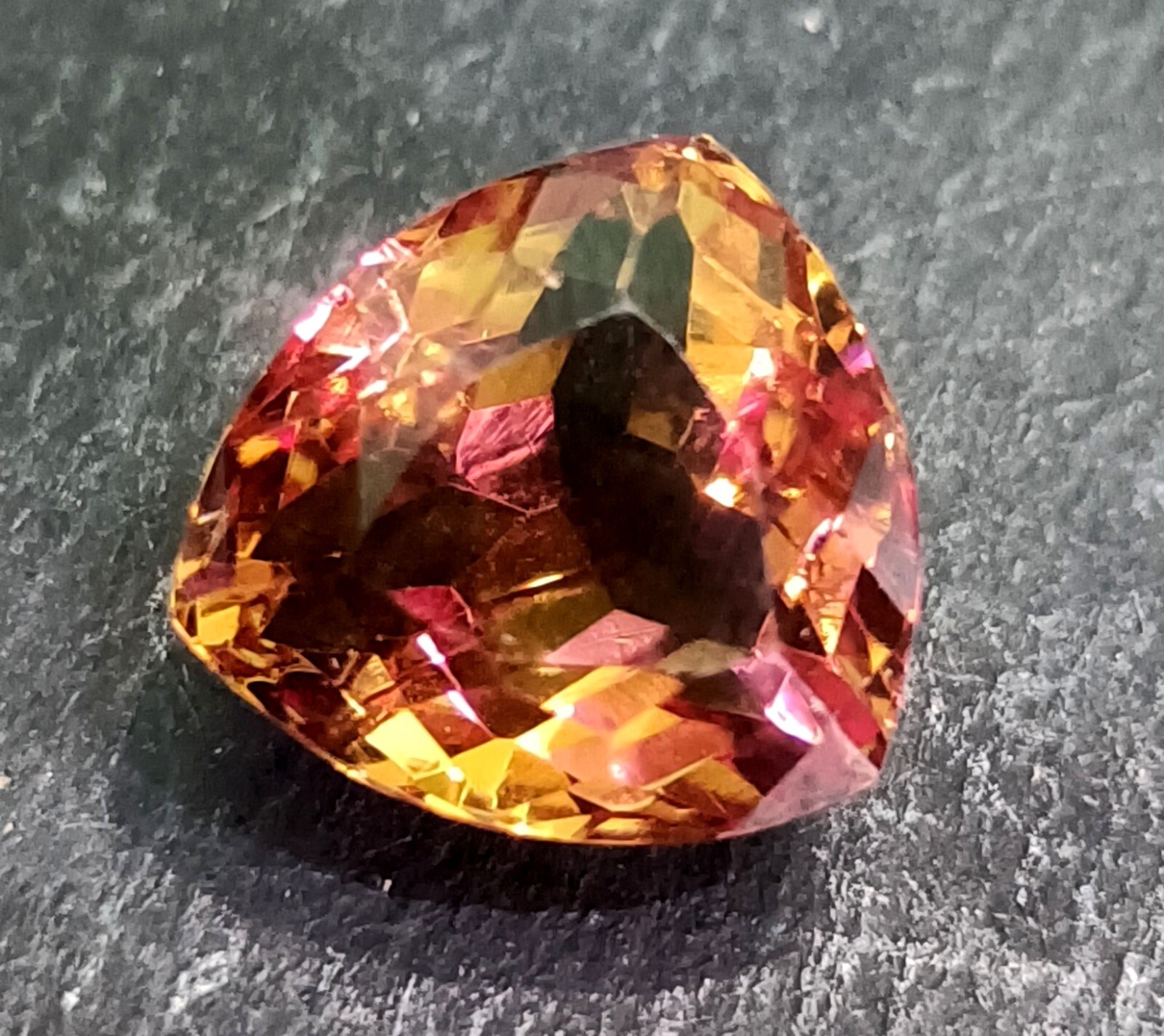 Certified 40.55 Ct Natural Trillion Cut Zultanite Color Changing Loose Gemstone