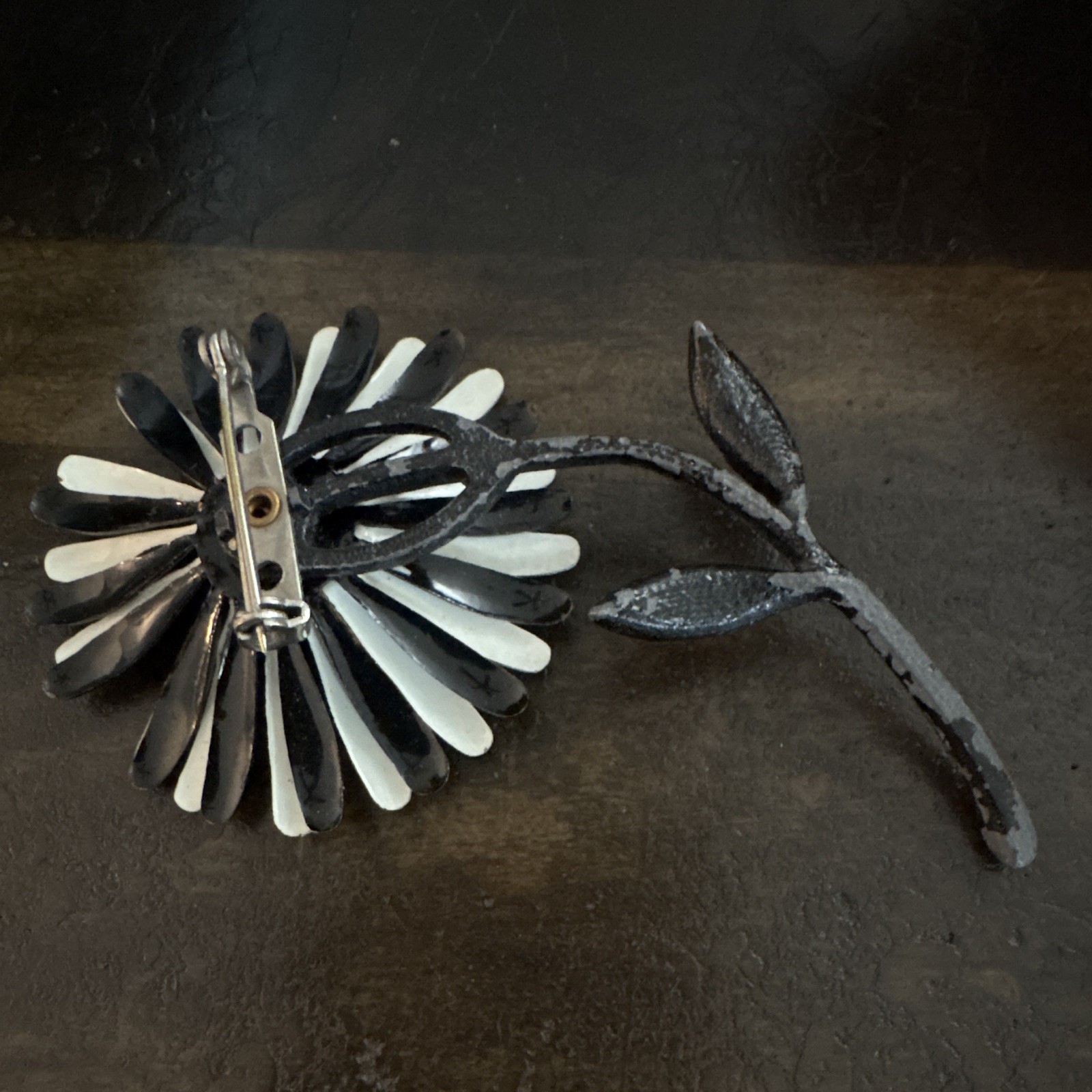 Black & White Enamel Flower Brooch Pin, Metal, Flowers & Plants Theme