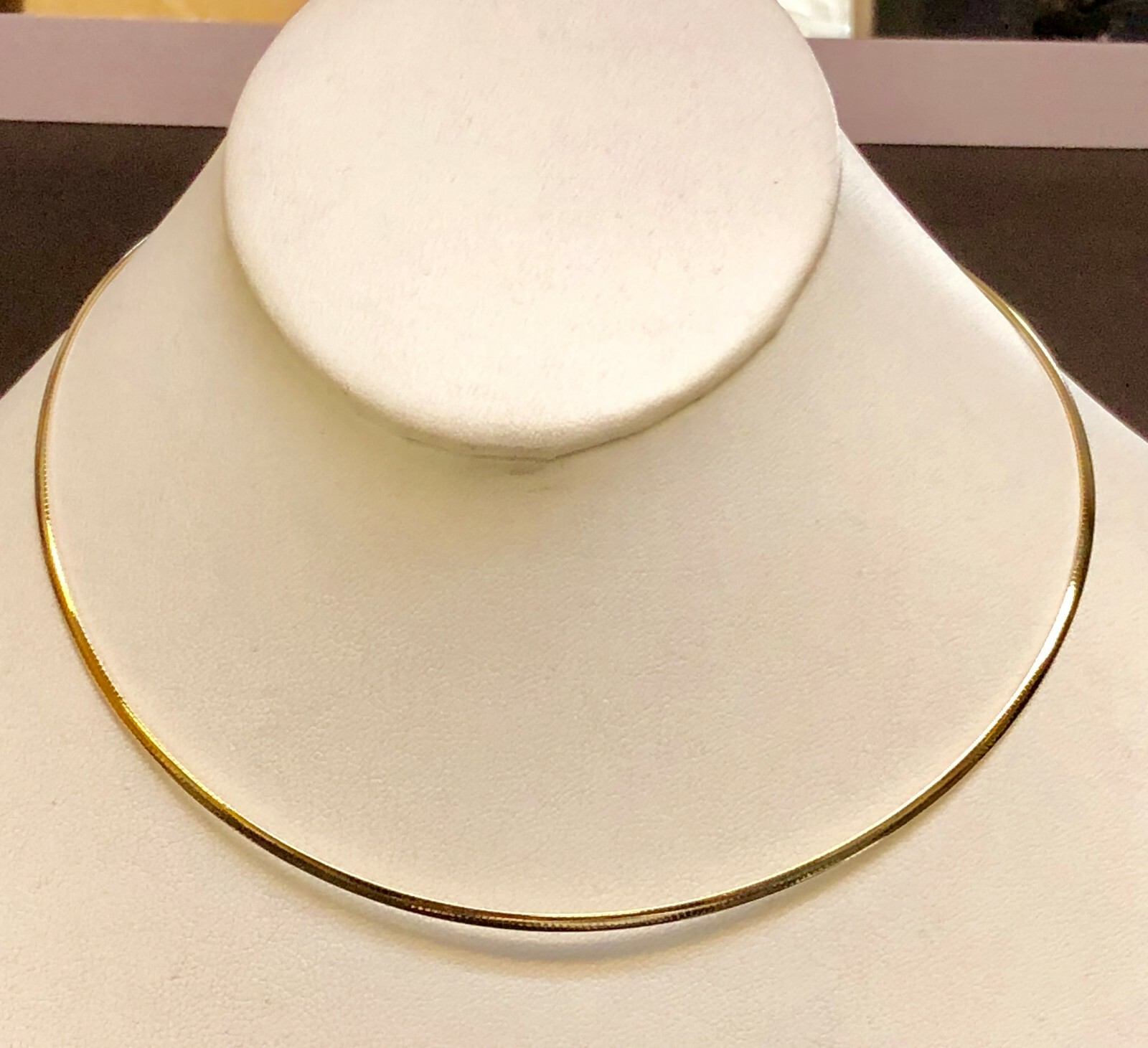 14k Yellow Gold 18″ Solid Classic Domed Omega 2mm 7.3 Grams Chain/Necklace