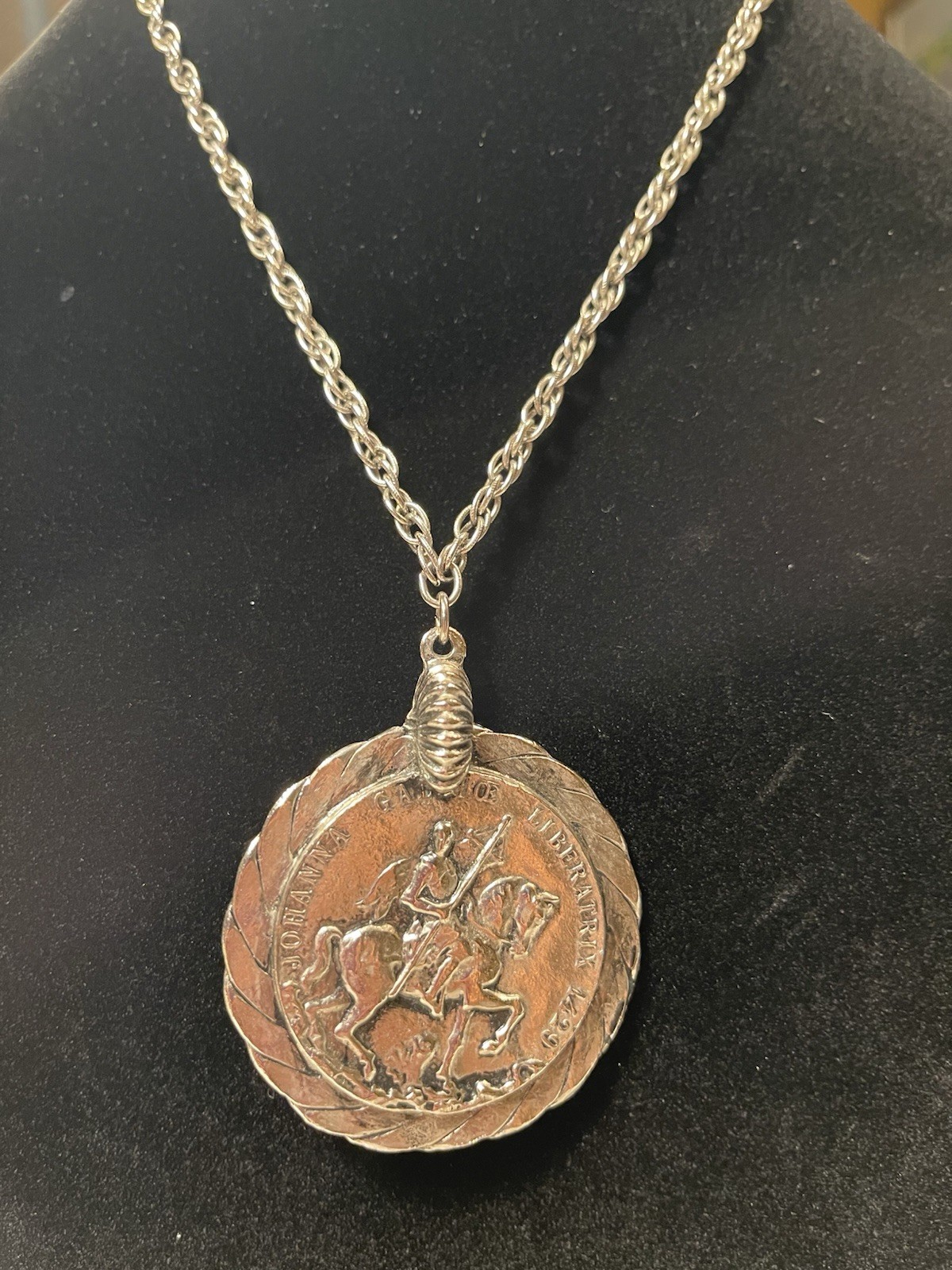 Accessocraft NYC Silver tone Medallion Johanna Gallice Liberatrix 1429 Necklace