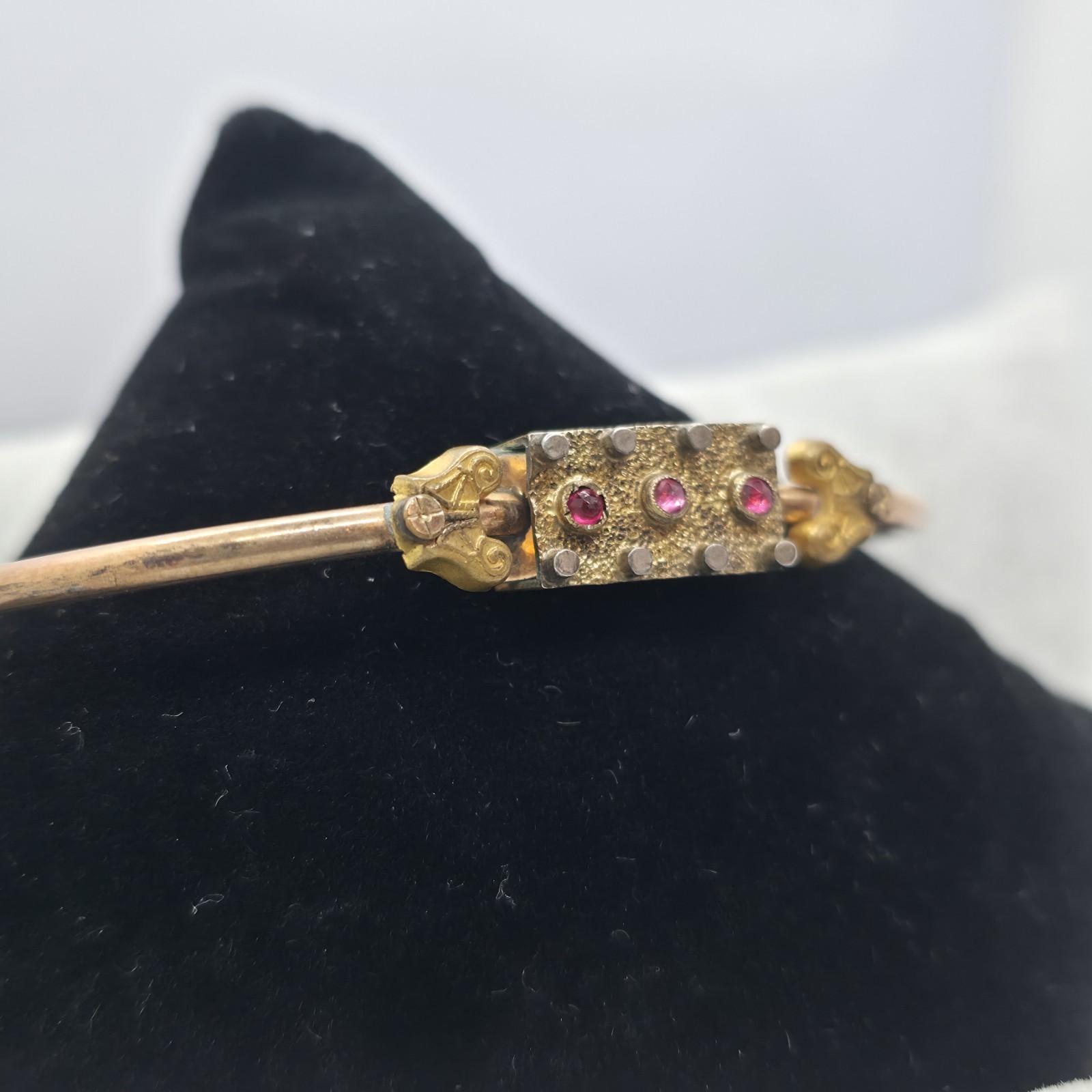 Victorian Style Gold Tone Hinged Bangle Bracelet w Red Stones Etruscan Revival