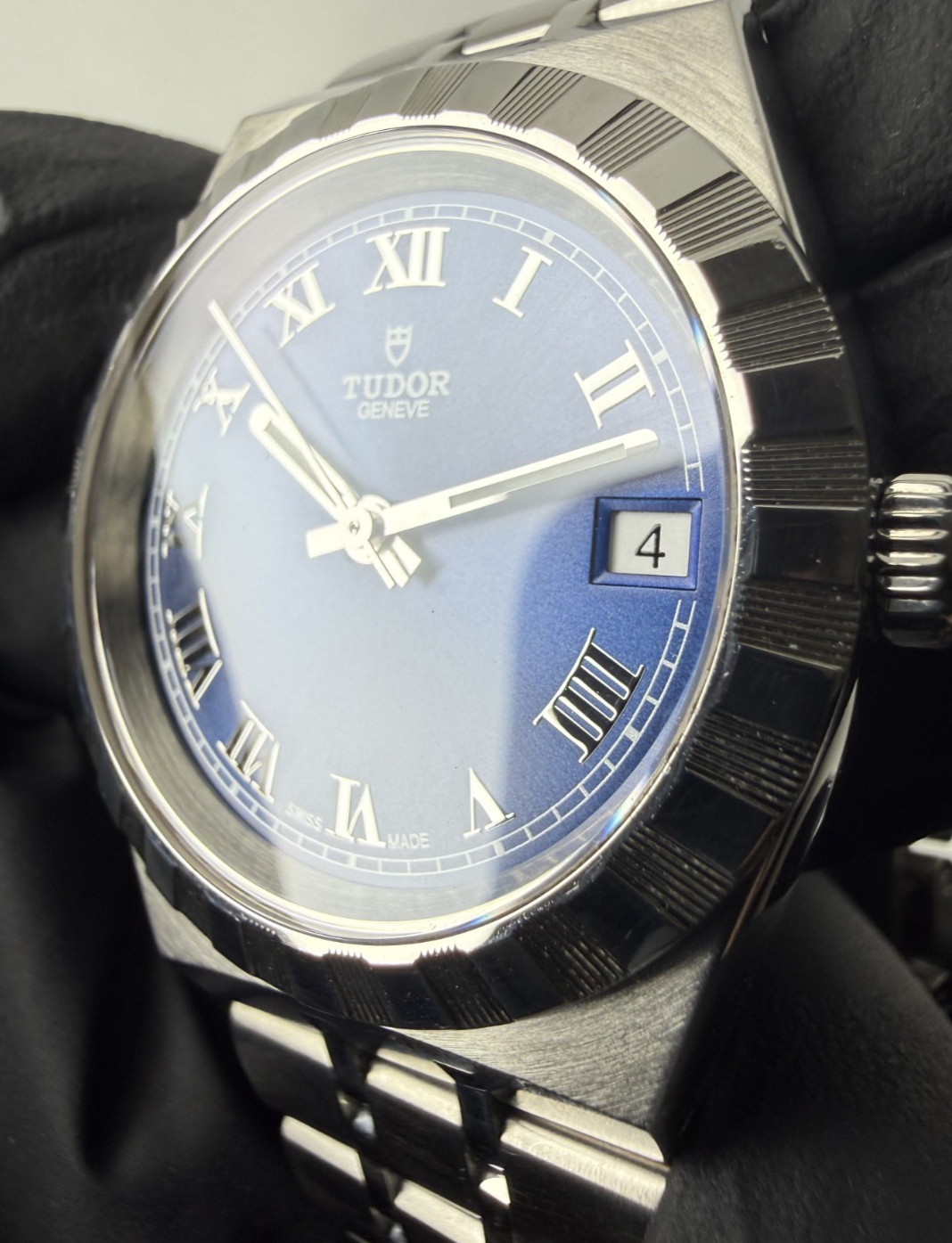 TUDOR Royal Date 28400 Blue Dial Automatic Men’s Watch 34mm Swiss Made