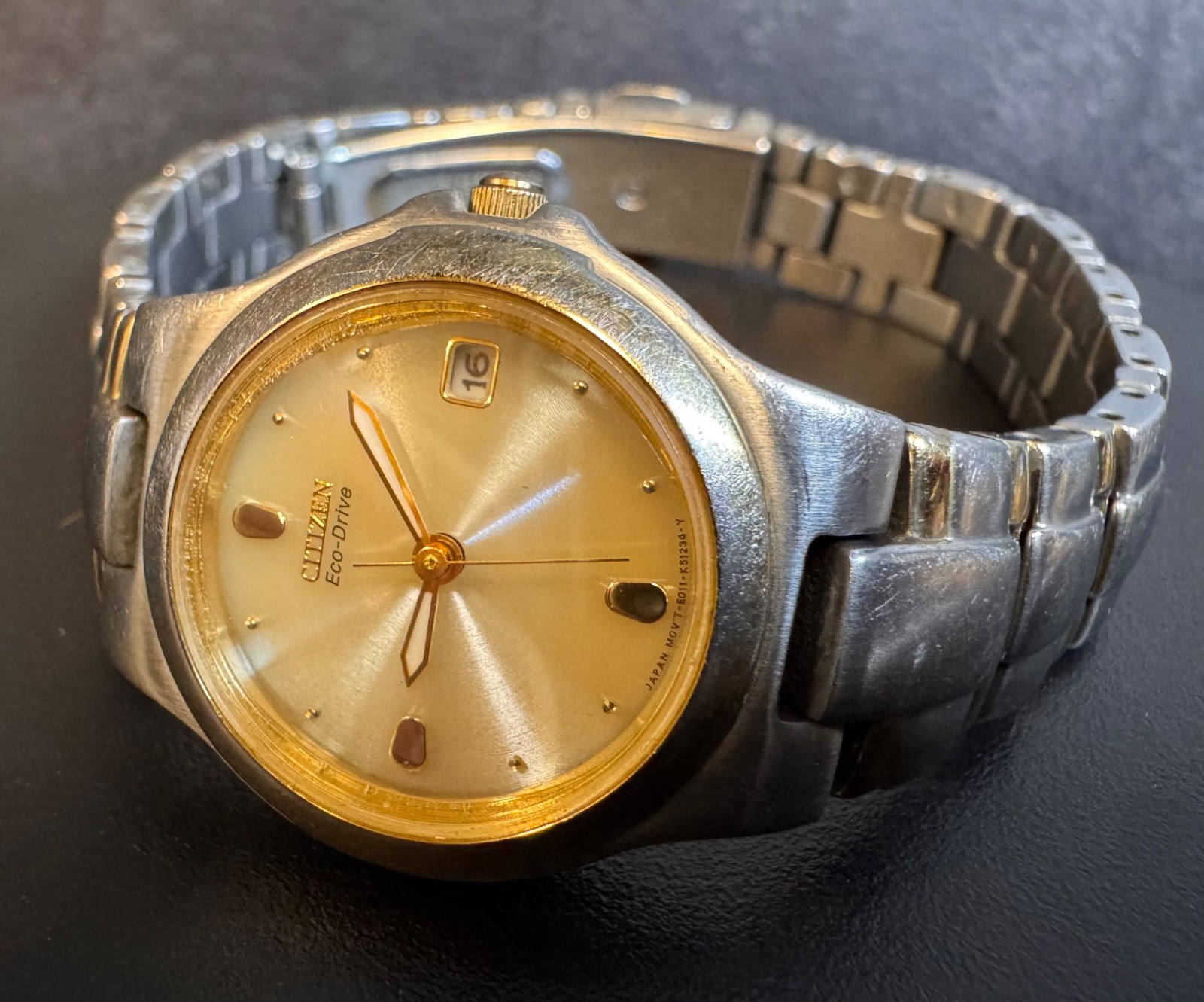 Citizen Eco-Drive Watch VTG E011-K16784 Two-Tone Stainless Steel Bracelet Unisex