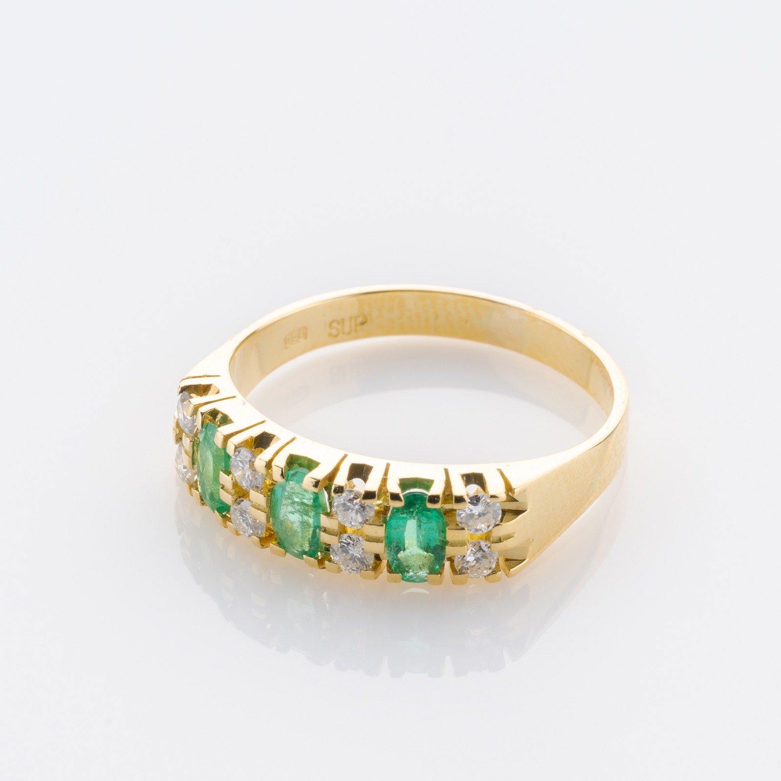 0.70 ct Emerald and 0.24 ct Diamond Ring in 18K Yellow Gold