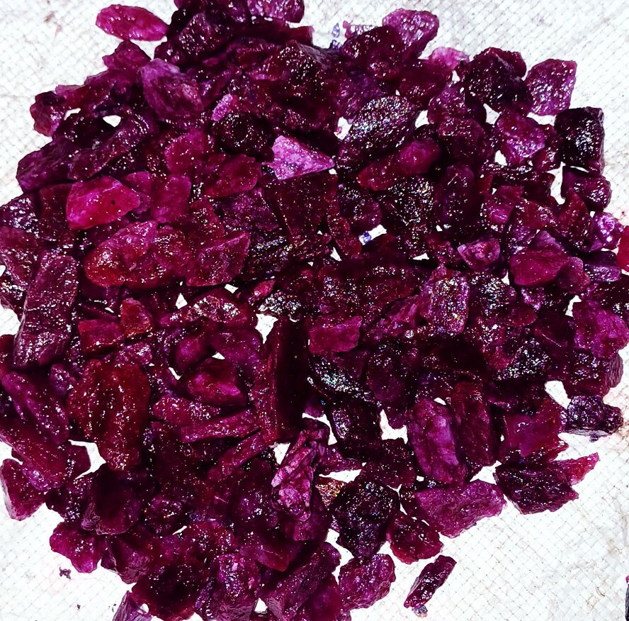 Natural Red Beryl Earth Mined Rough Loose Gemstone 218.00+ Ct With Free Shipping