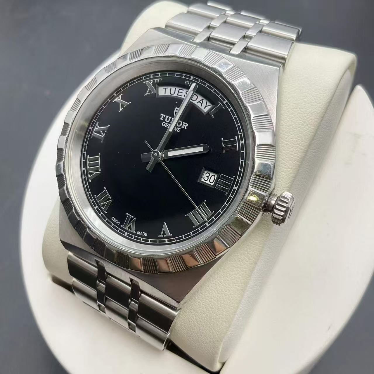 Tudor Black Roman Dial Royal M28600-0003 Men’s Watch Automatic 41mm Date
