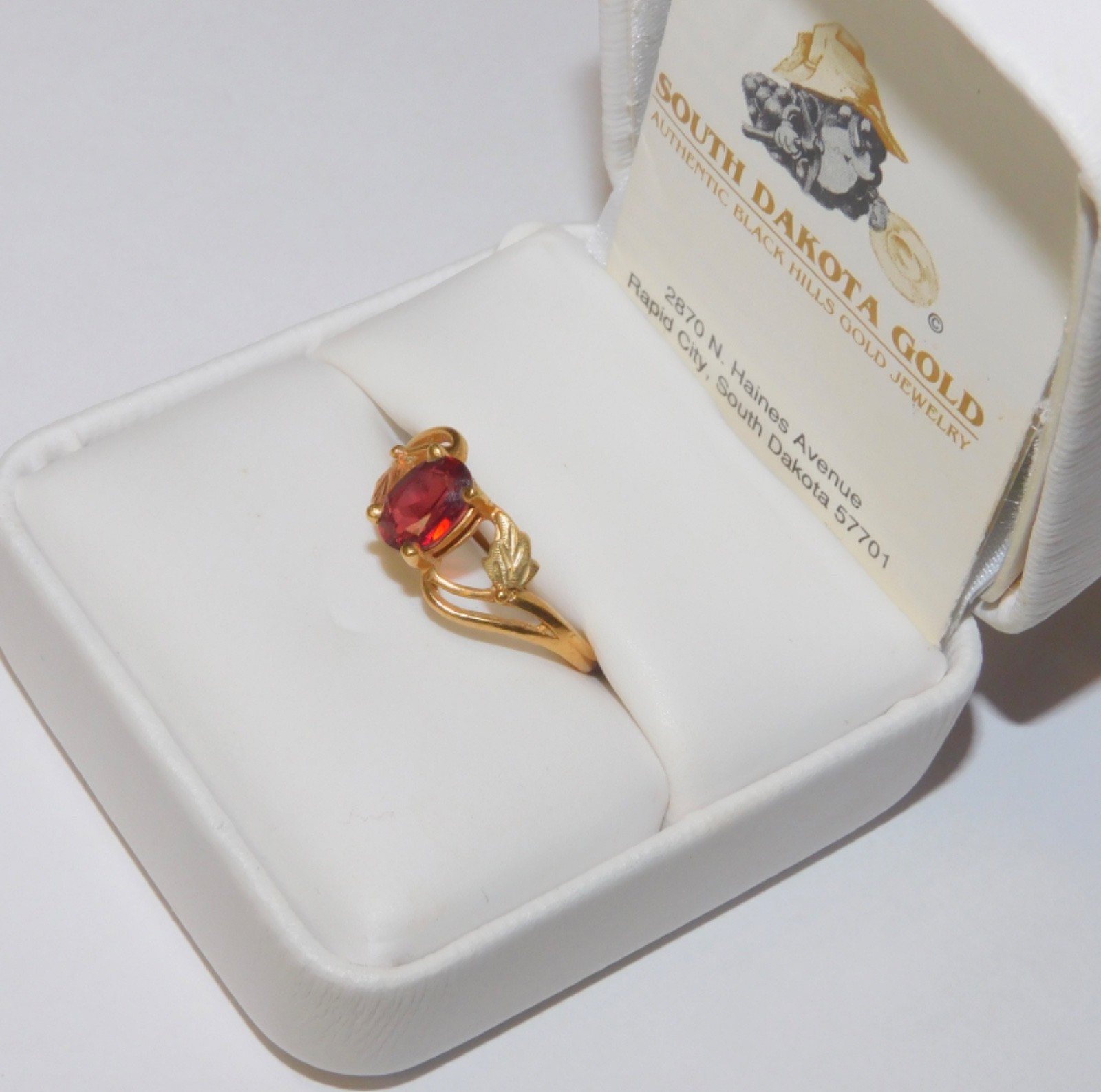 Black Hills Gold 10k Garnet Two Leaves Ring Size 6 1/2