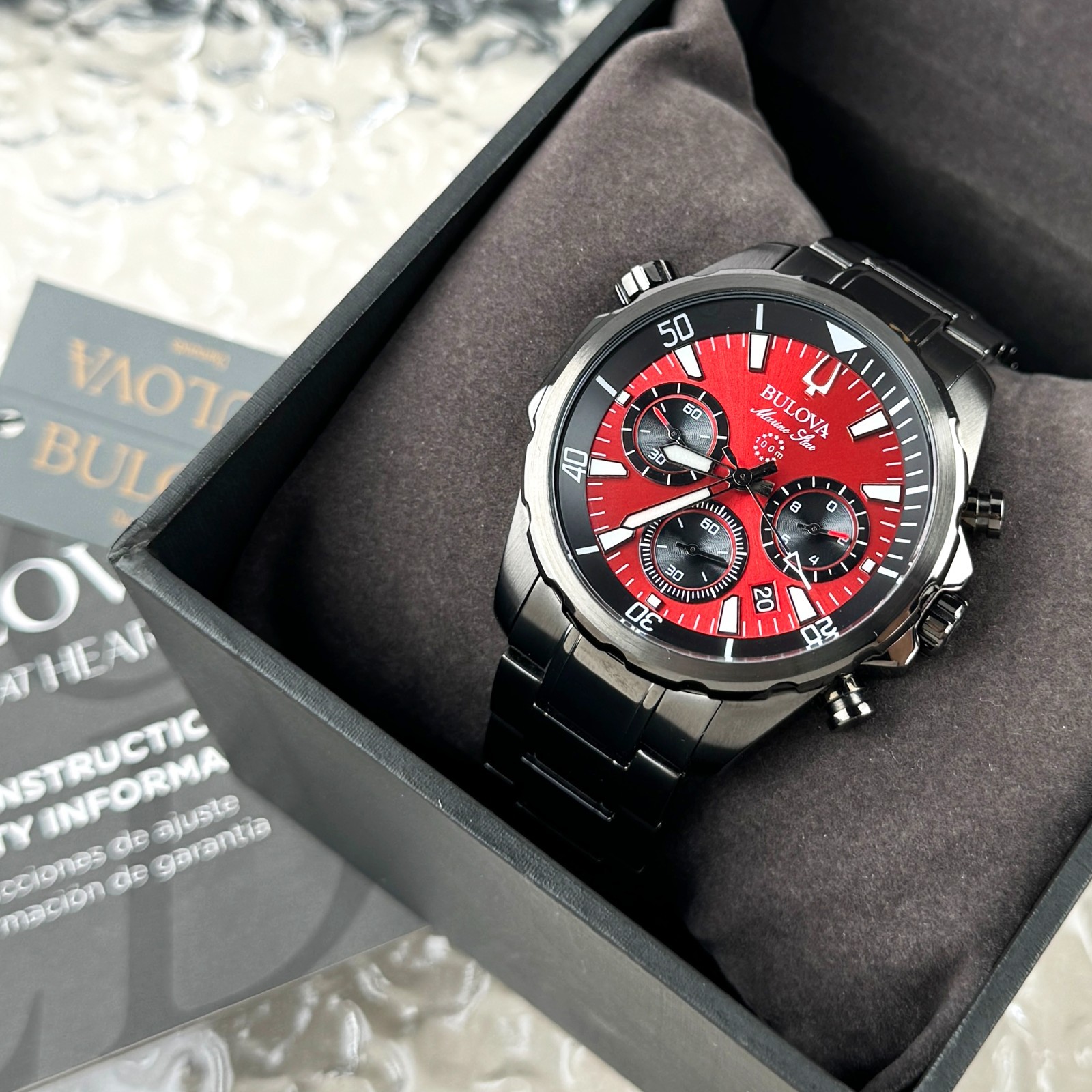 Bulova Marin Star Quartz stainless steel Red Dial Men’s watch 98B350 43mm