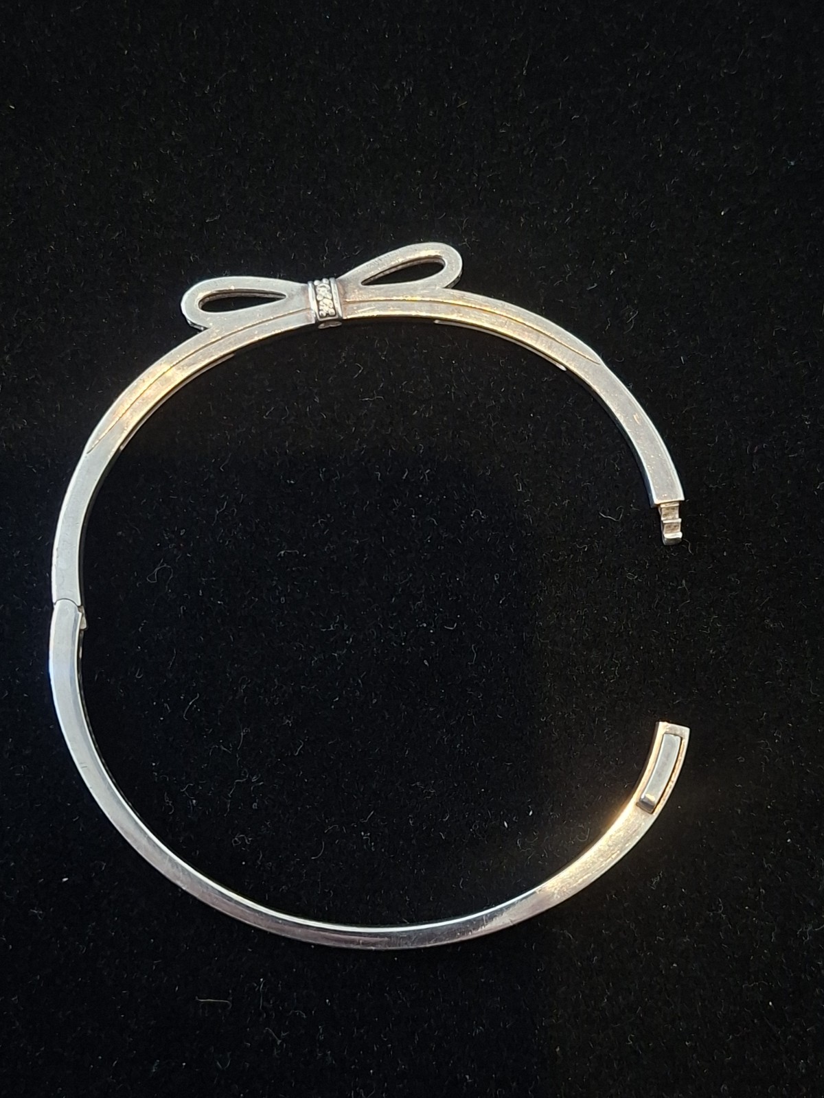 Genuine Hallmarked Pandora .925 Sterling Silver Bow Bangle In Box 14.93g