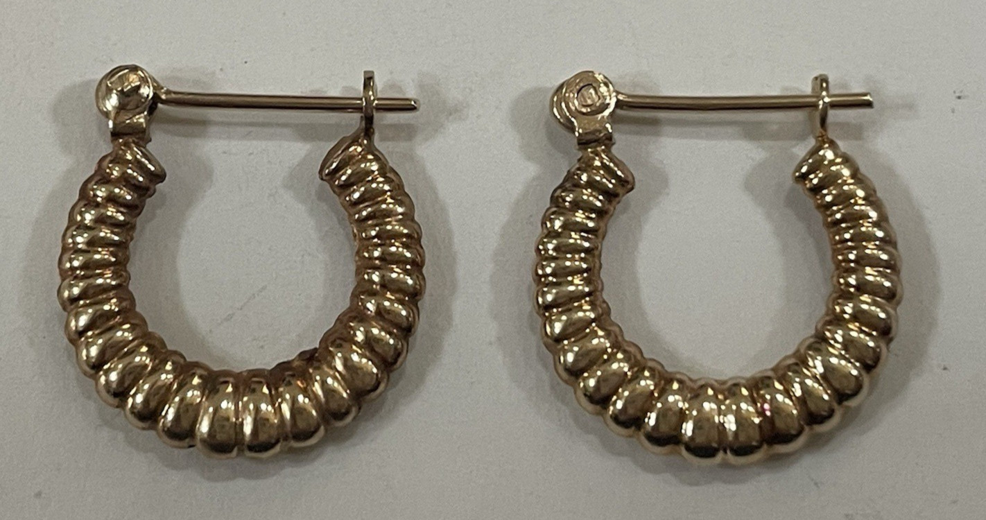 Yellow Gold Puffy Round Shape Pattern Hoops Earrings 1g / 0.5 inch USED READ