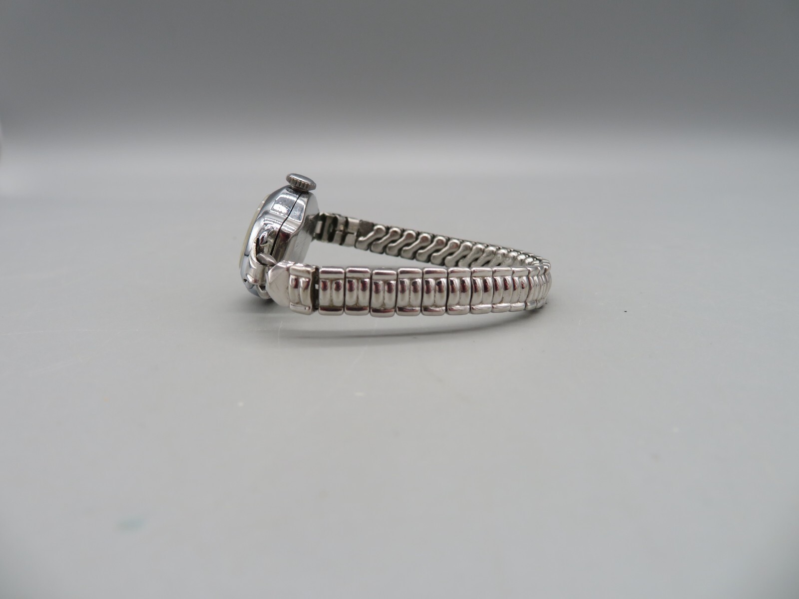 Ladies Vintage Nikles Fond Acier Inoxydable Watch FOR PARTS/REPAIRS